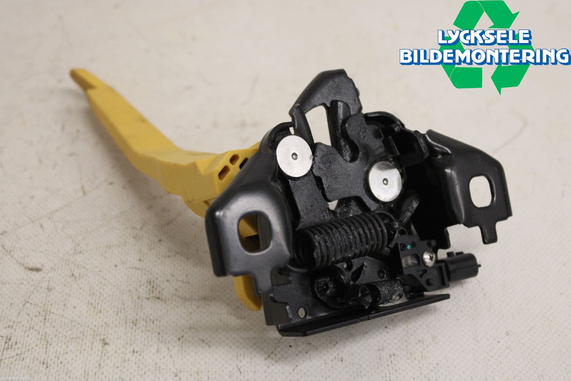 Nissan X-TRAIL T33 22- Huvlås