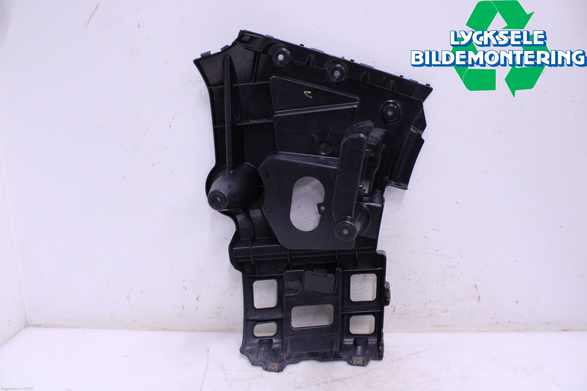 BMW X1 E84 10-15 Stötfångarfäste Bak Vä