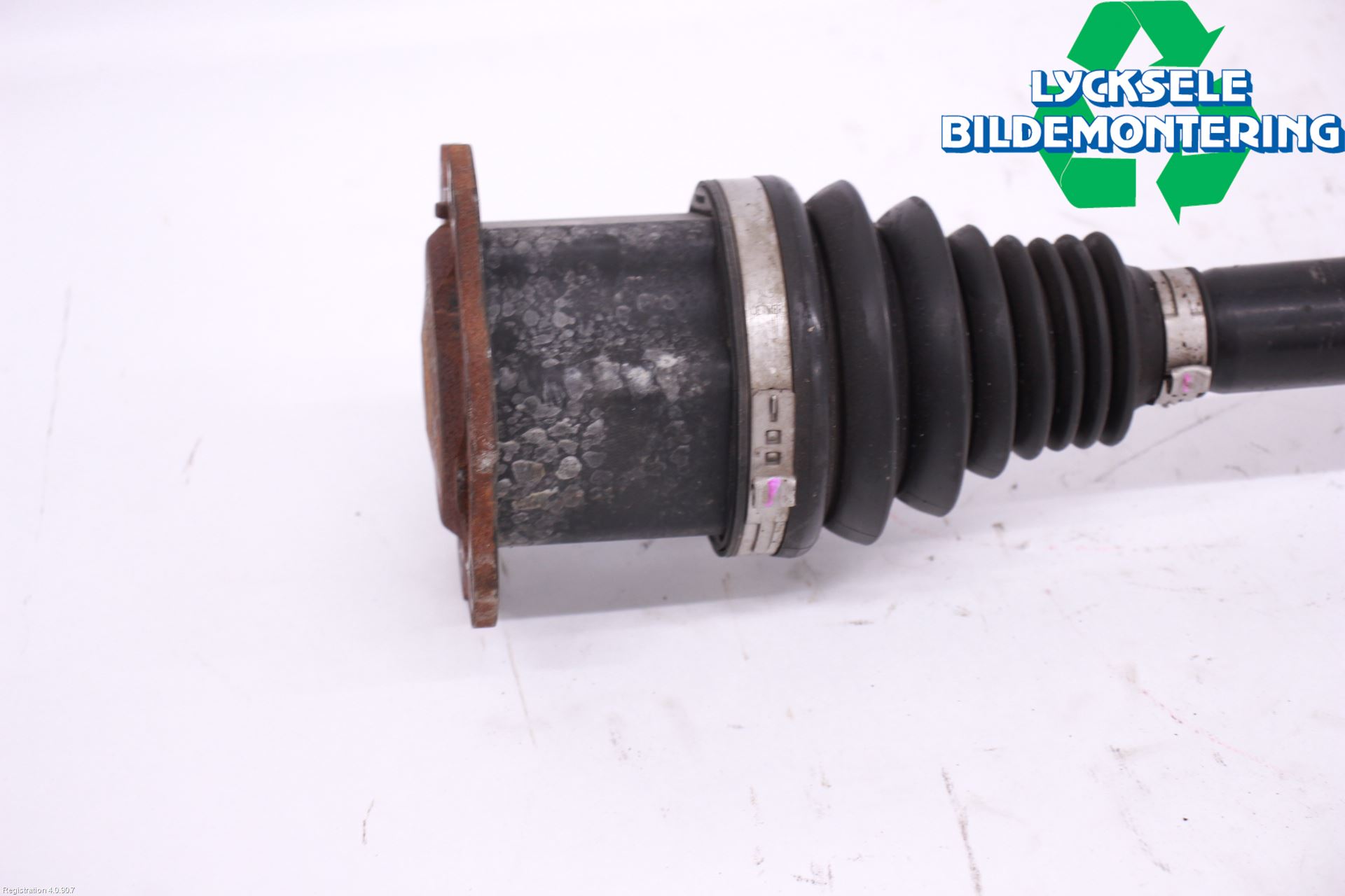 Audi A4 ALLROAD 17- Drivaxel Fram Höger