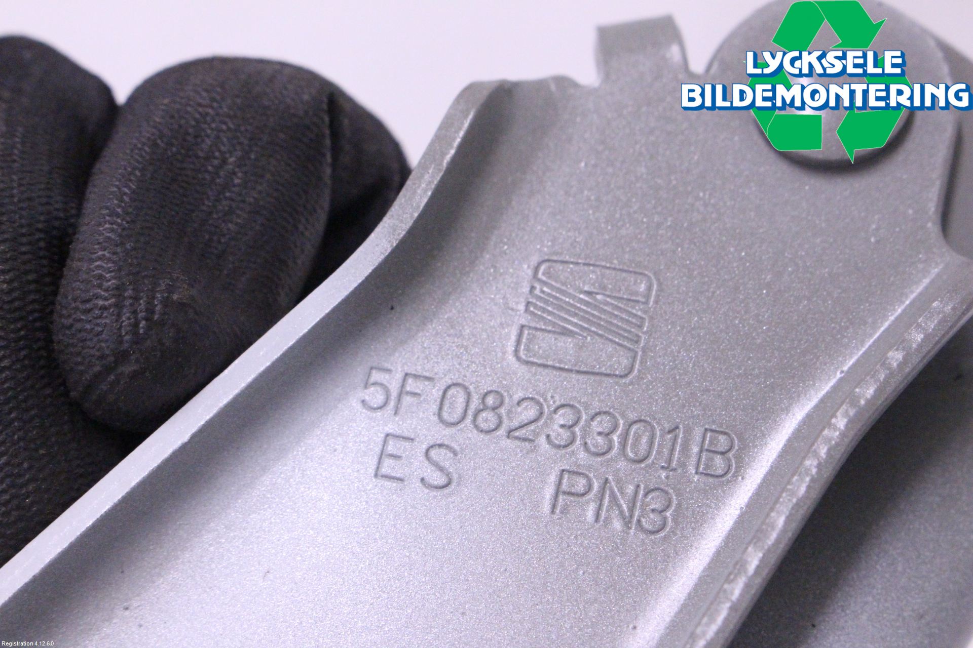 Seat LEON 13-20 Huvgångjärn