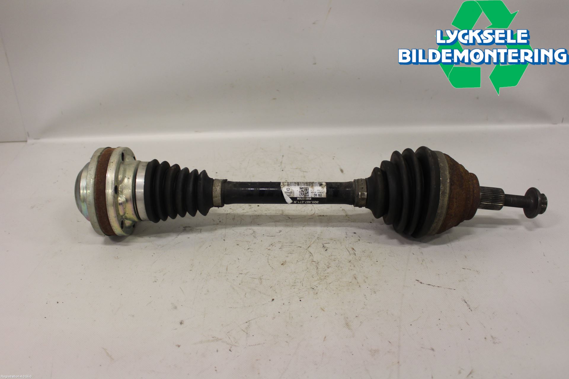Volkswagen VW PASSAT 15-19 Drivaxel Fram Höger