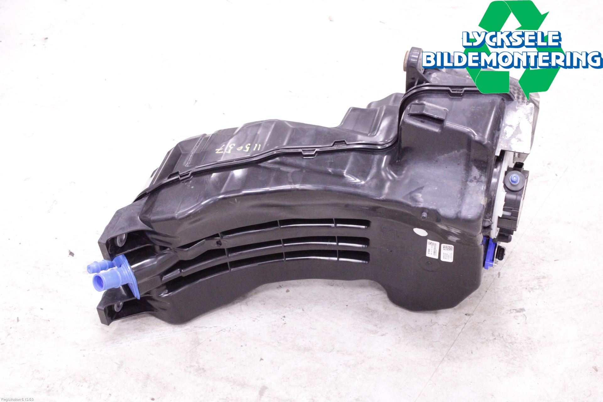 Volkswagen VW TOUAREG CR 18- Adblue Tank