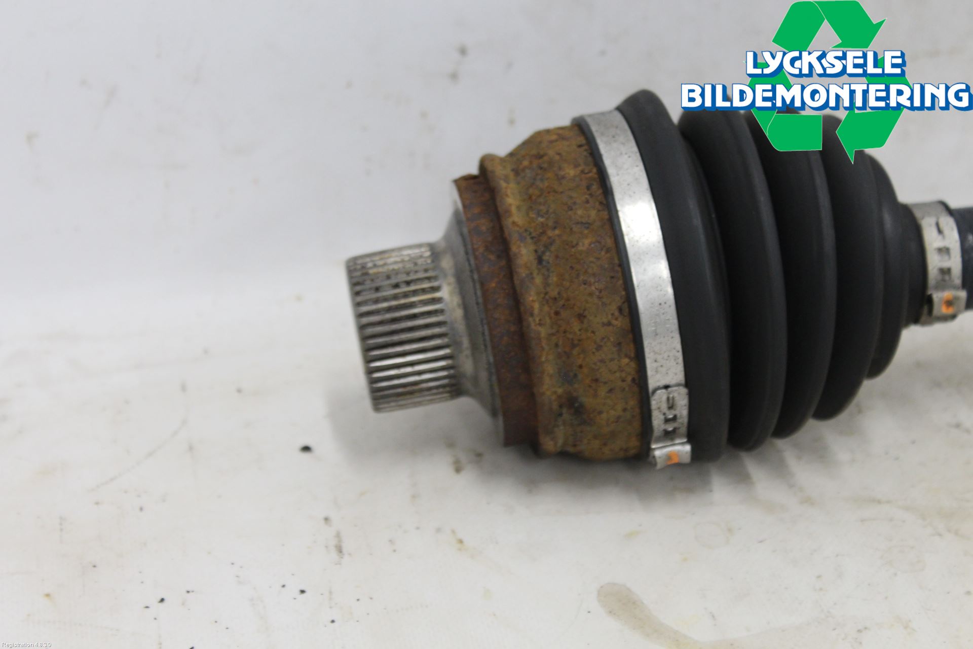 Audi A6 ALLROAD 12-18 Drivaxel Fram Vänster