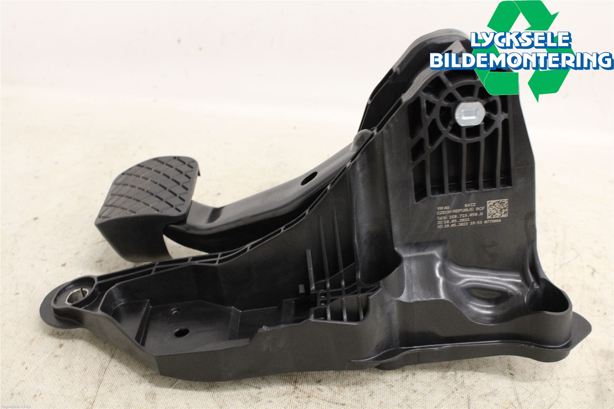 Skoda ENYAQ iV 21- Bromspedal