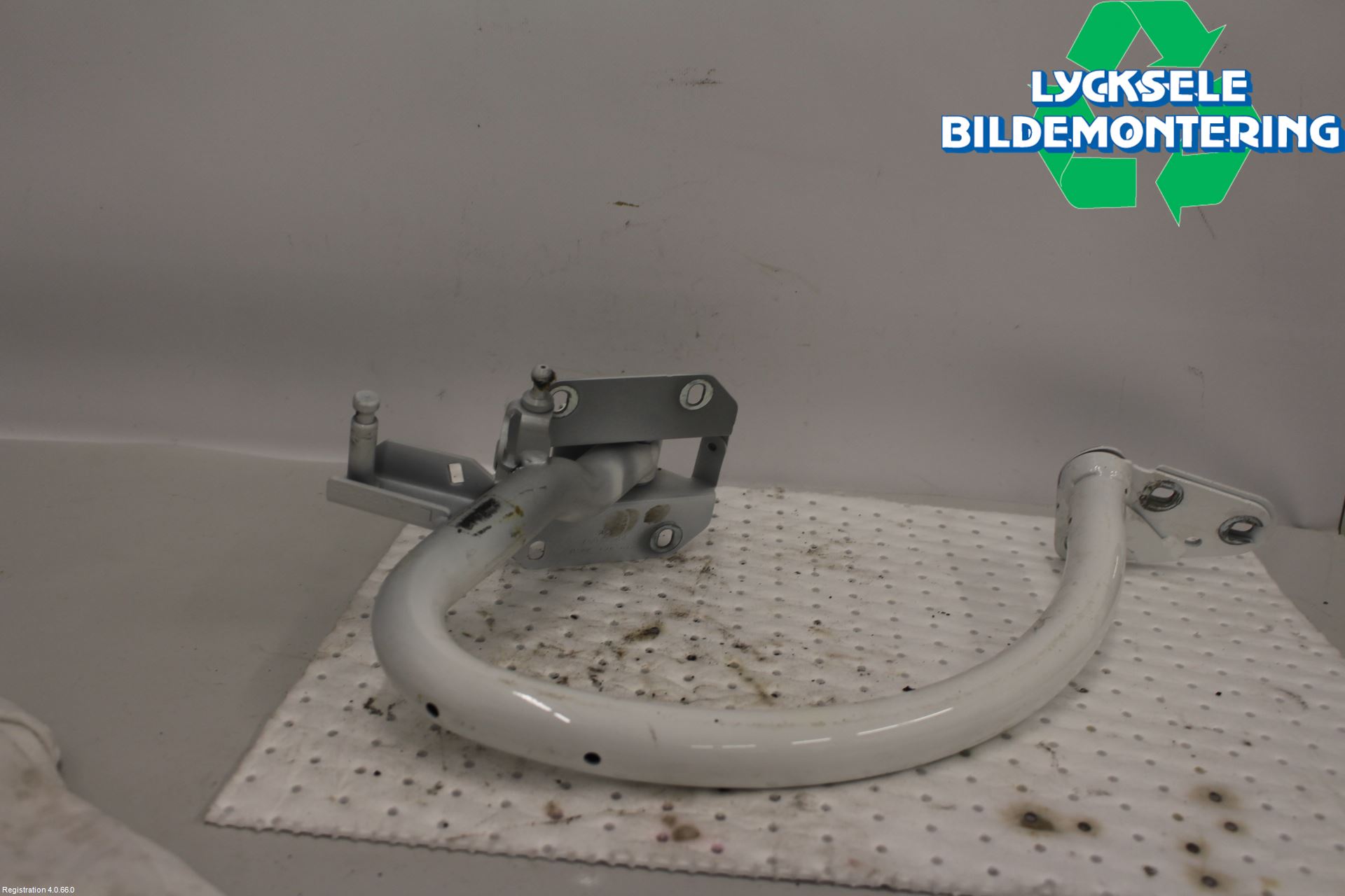 Audi A5 07-16 Bakluckegångjärn Vä