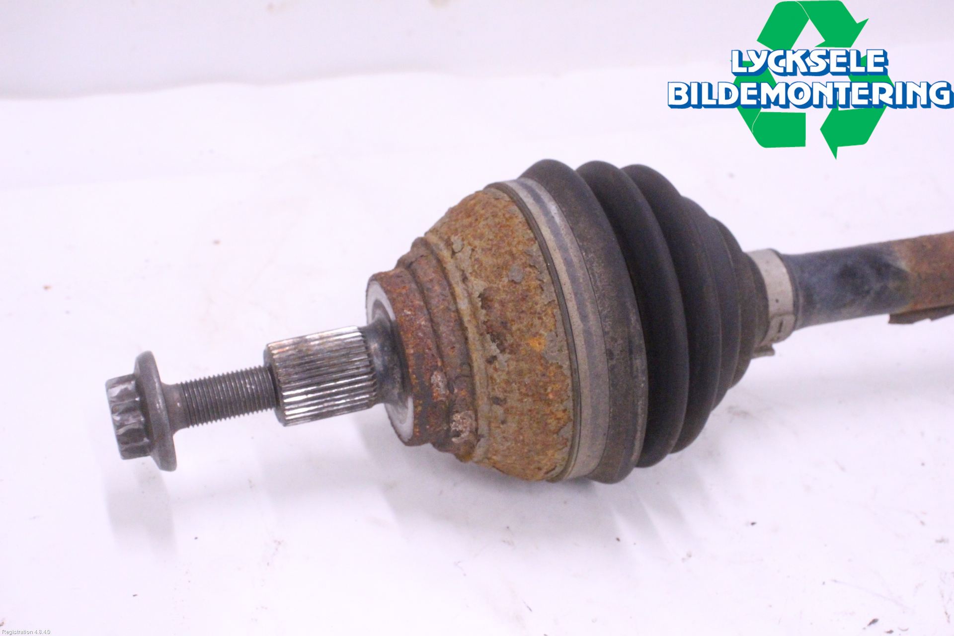 Skoda SUPERB 16-24 Drivaxel Fram Vänster