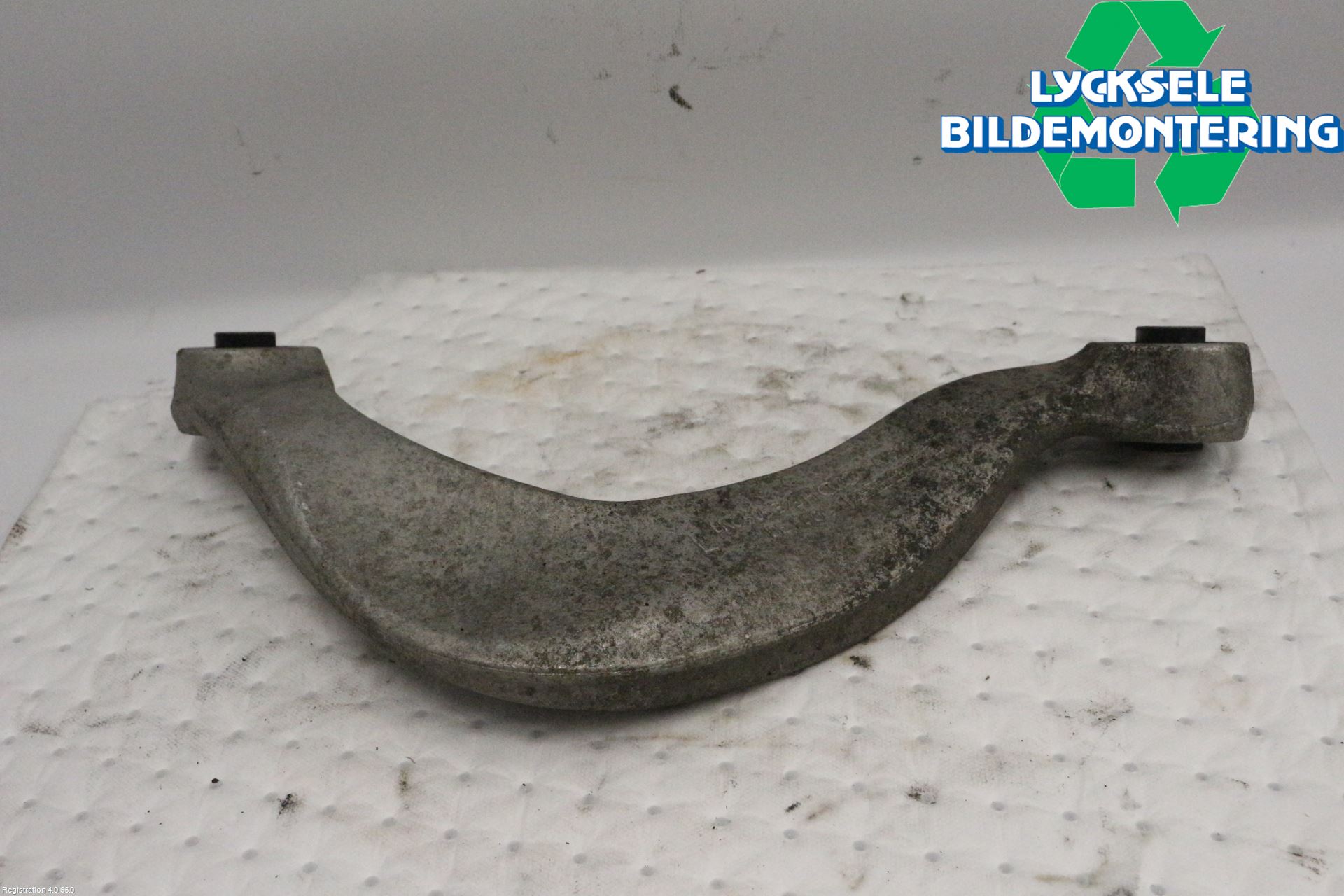 Audi A4 12-15 Bärarm Bak Övre Vänster