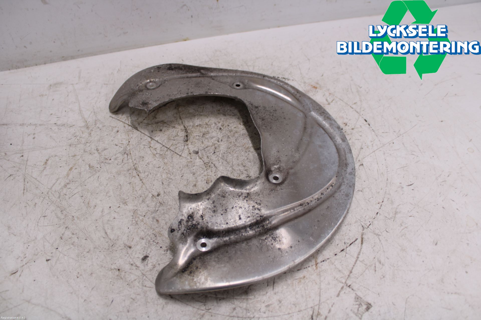 Audi A4/S4 B9 20- Bromssköld Fram