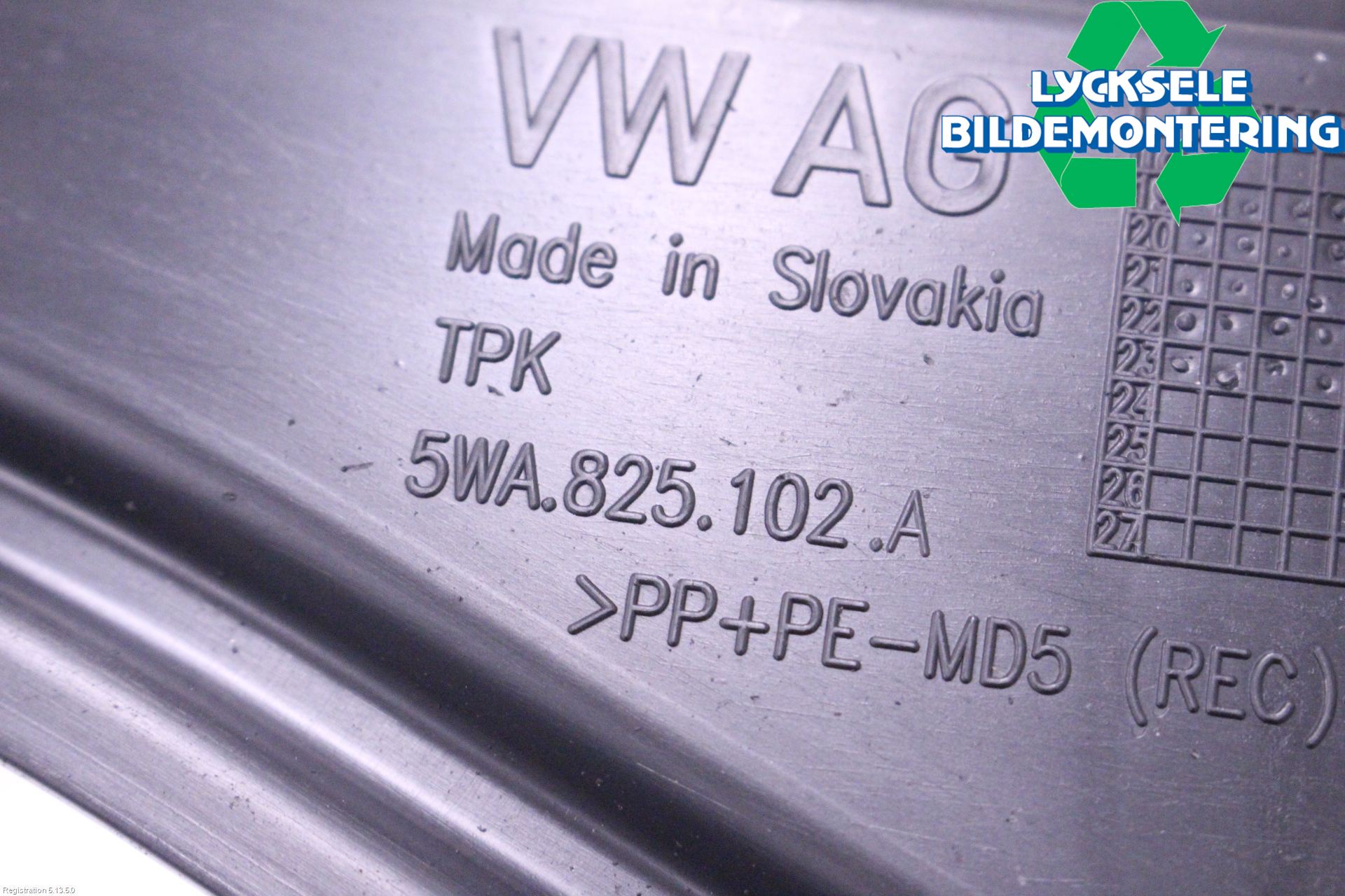 Volkswagen VW GOLF / E-GOLF VIII 20- Hasplåt Plåt-Plast