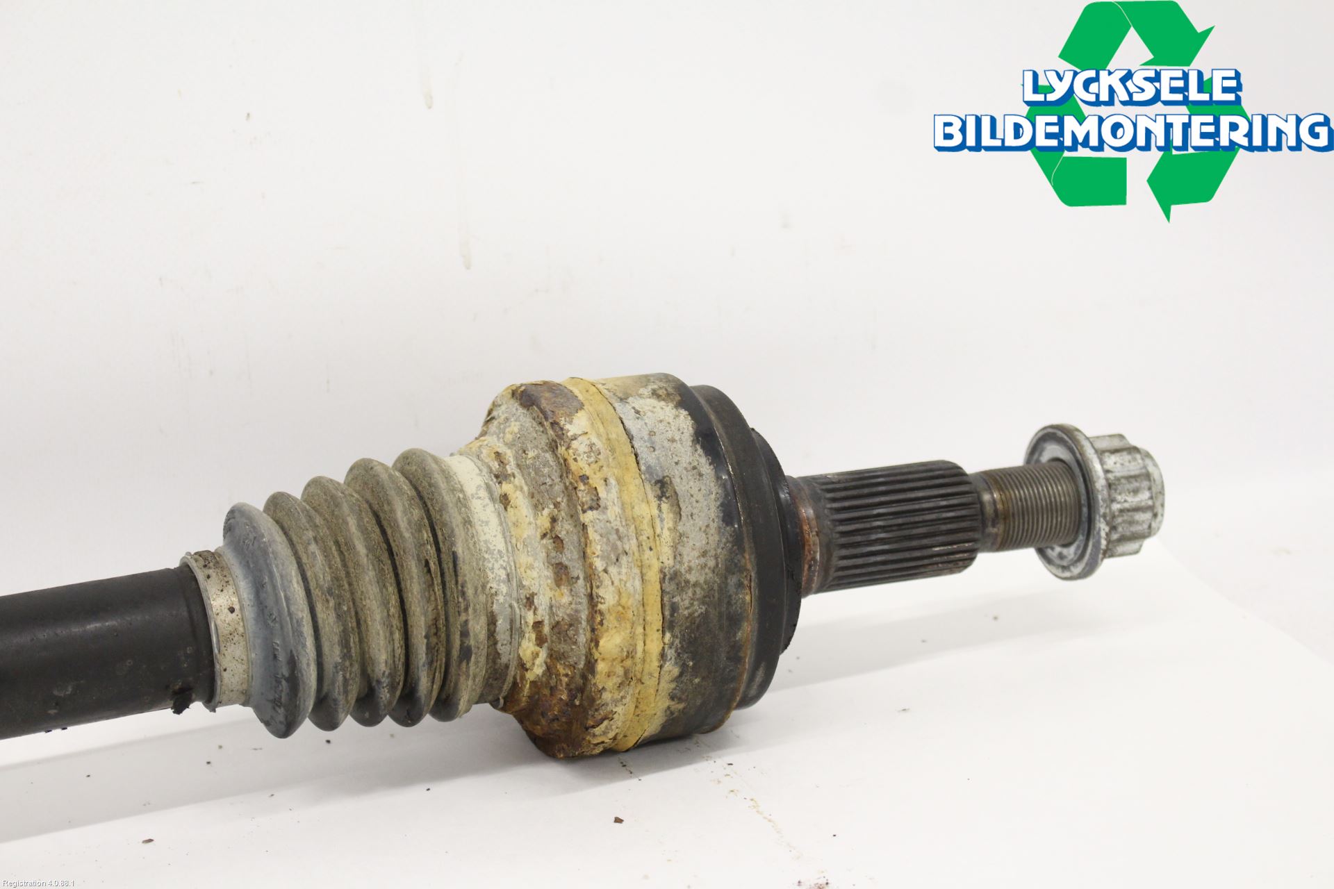 Volkswagen VW TOUAREG 7P 11-18 Drivaxel Bak Höger