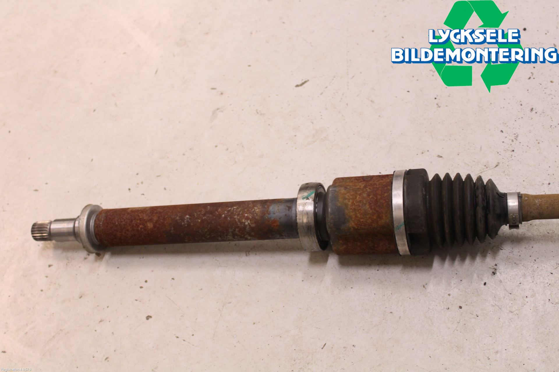 Ford FOCUS 15-18 Drivaxel Fram Höger