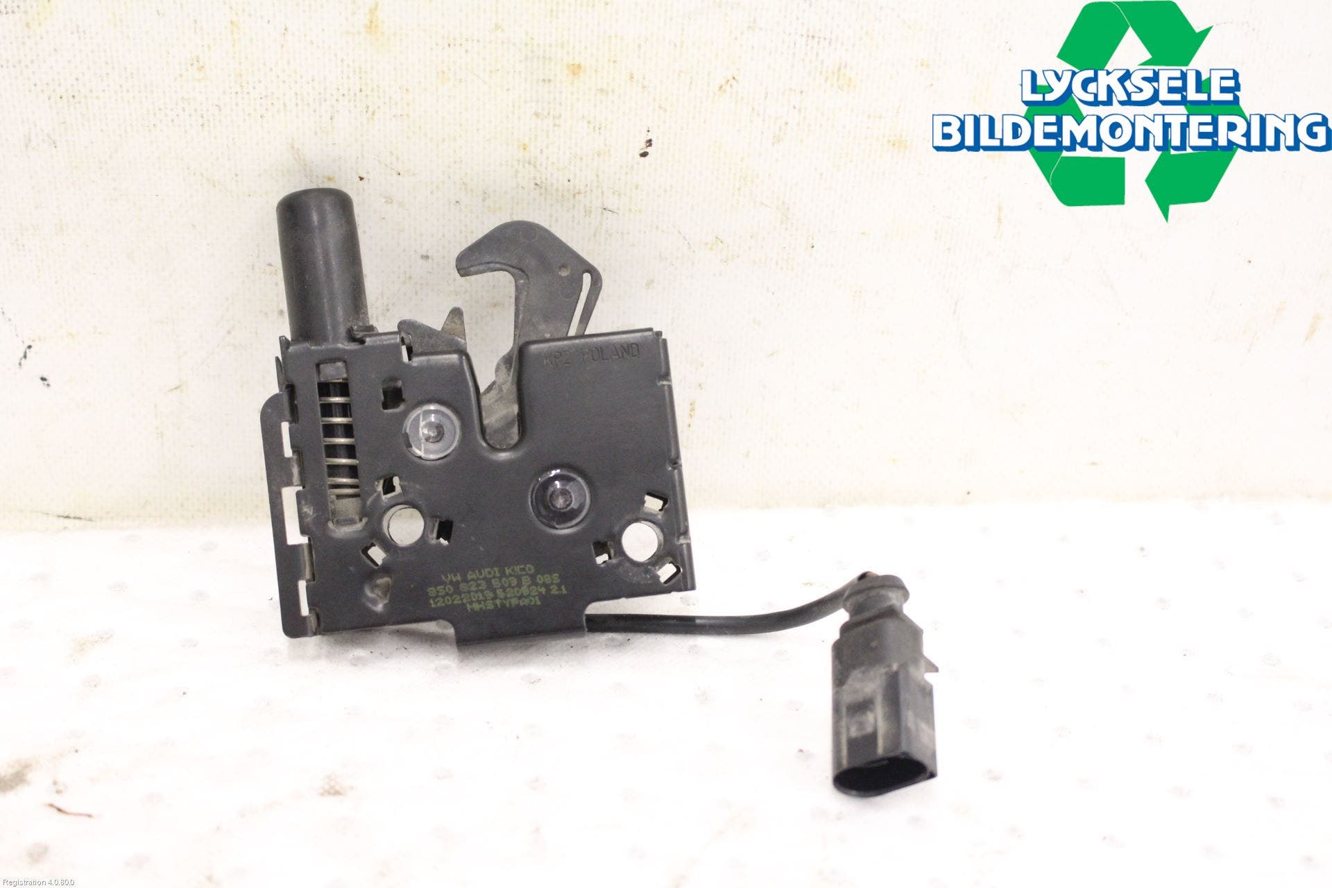 Volkswagen VW POLO VI 18->> Huv Spärr