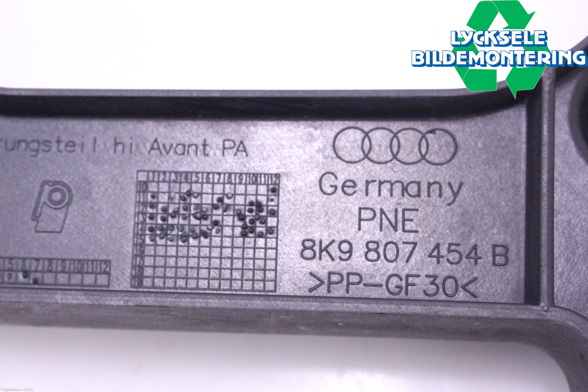 Audi A4 12-15 Stötfångarfäste Bak Hö