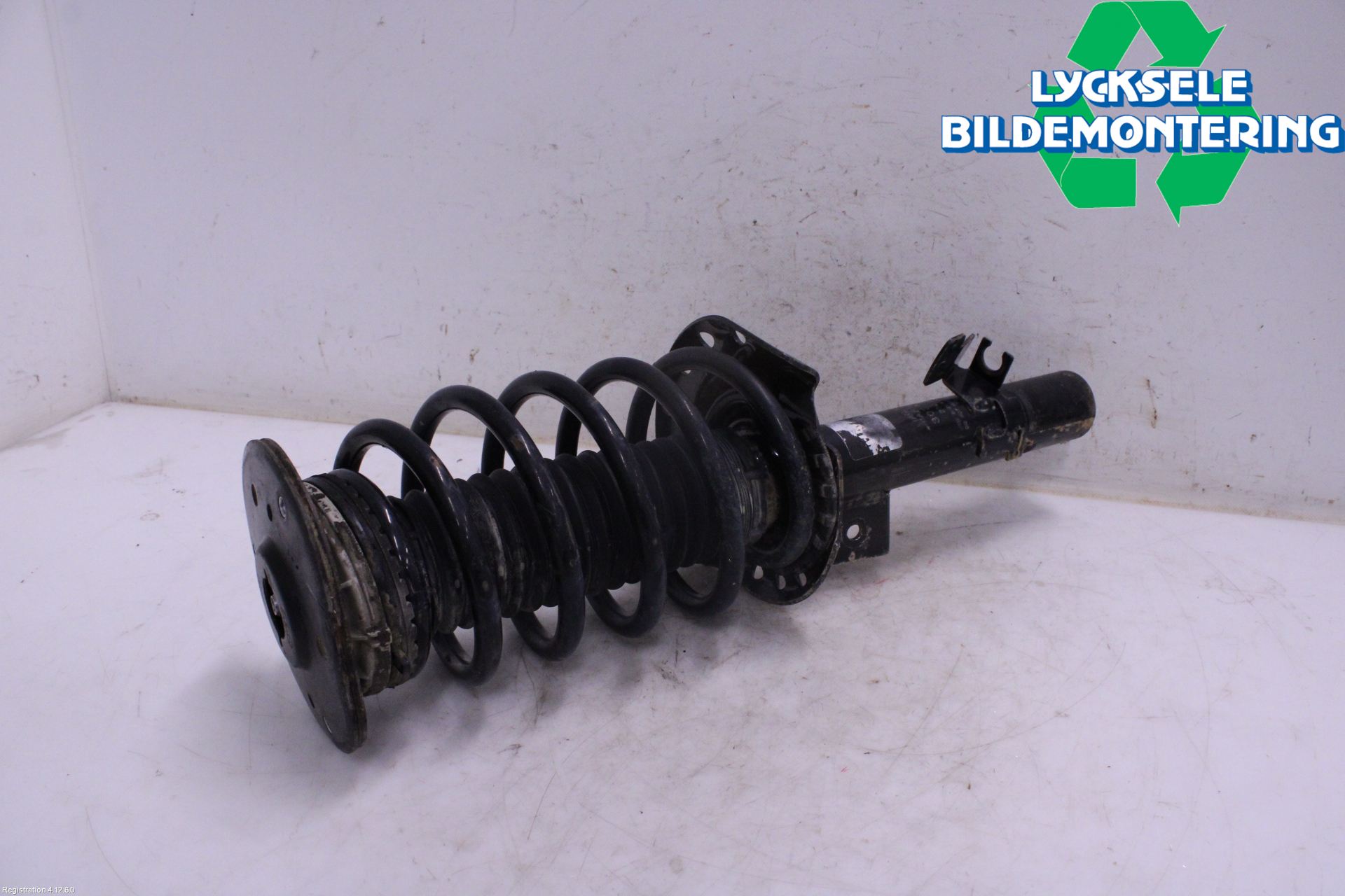 Volvo XC70 08-13 Fjäderben Fram Vänster