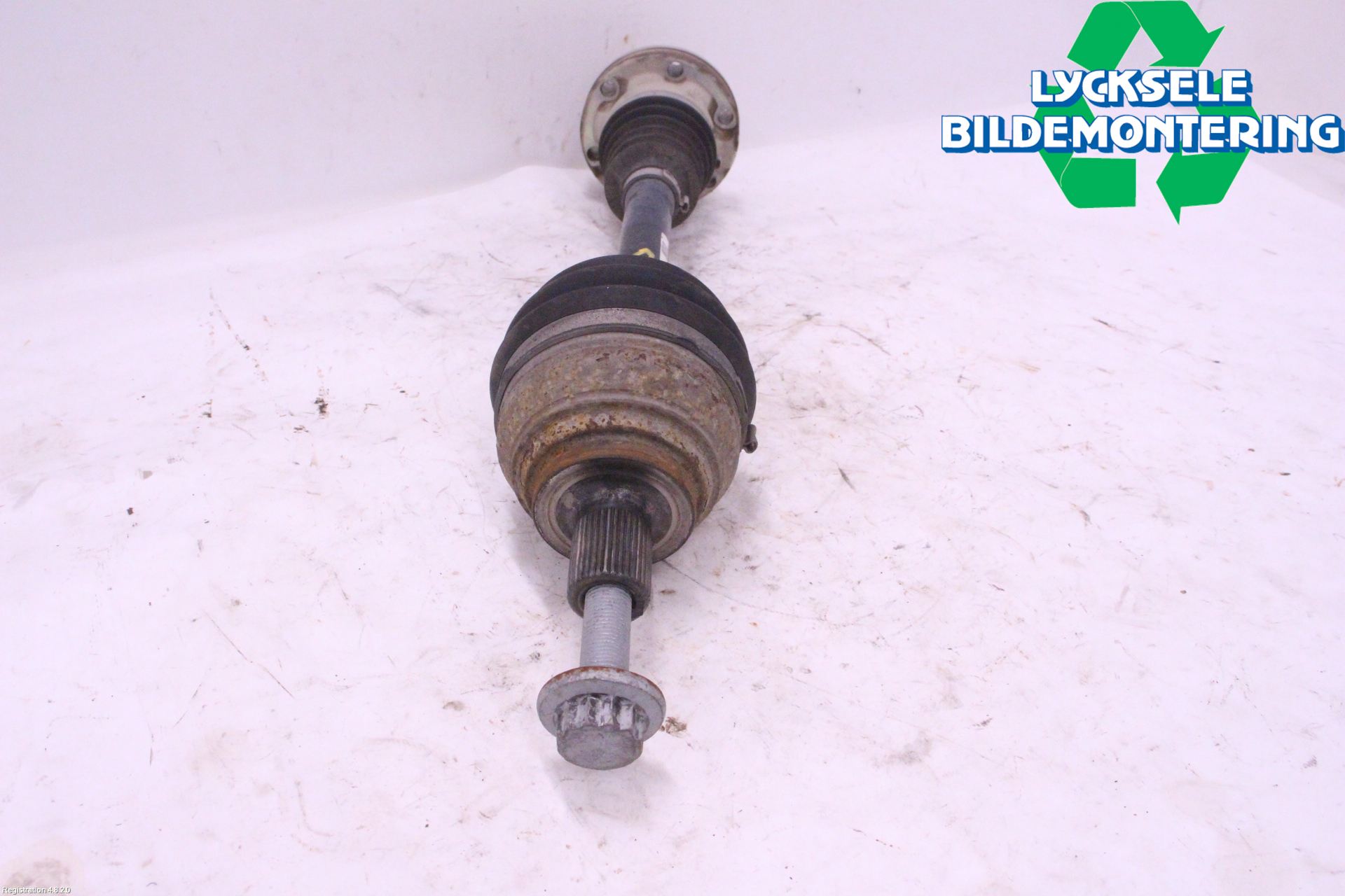 Volkswagen VW CADDY 16-20 Drivaxel Fram Vänster