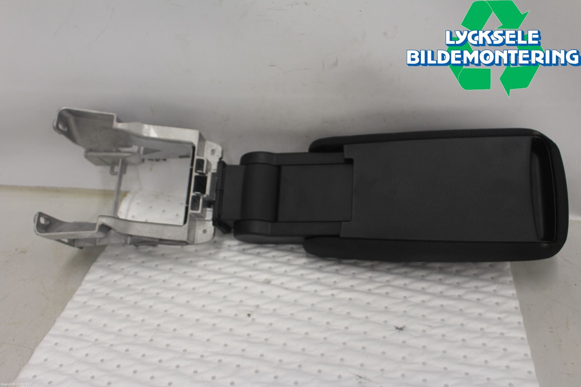 Audi A3/S3 8Y 21- Inredning Armstöd