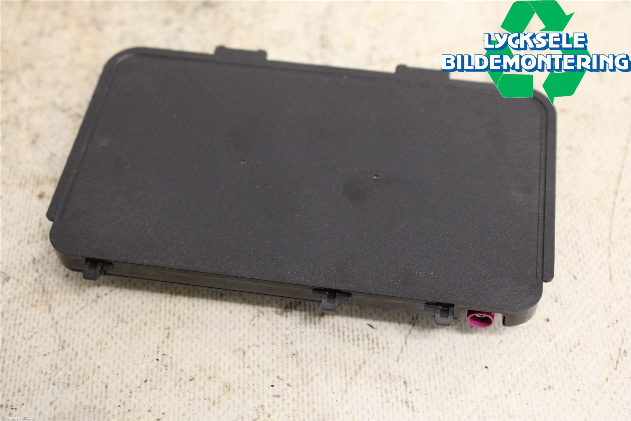 Skoda ENYAQ iV 21- Antenn