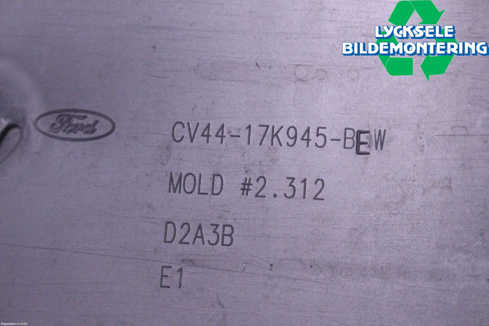 Ford KUGA 13-16 Skylthållare