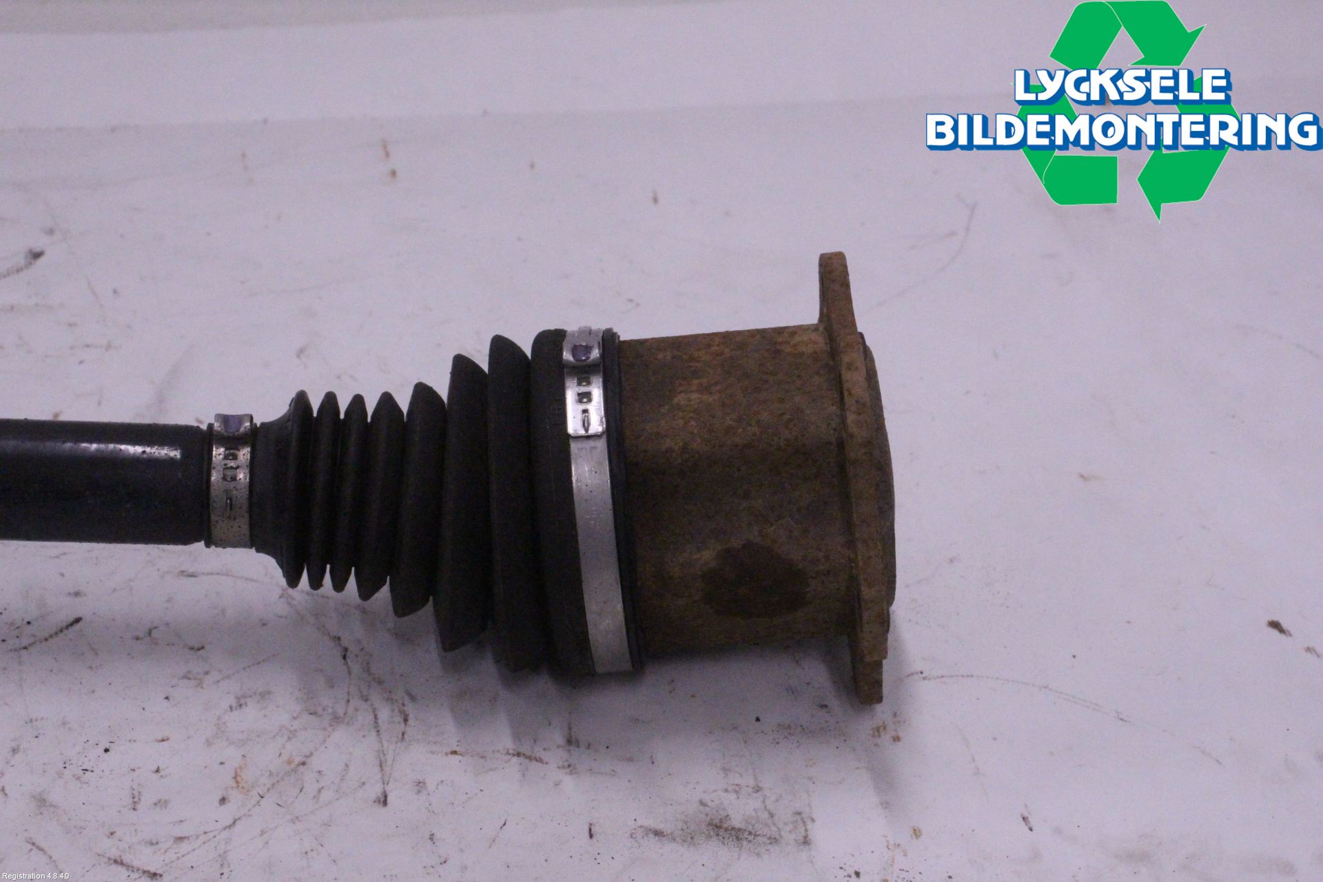 Audi A4/S4 08-11 Drivaxel Fram Höger