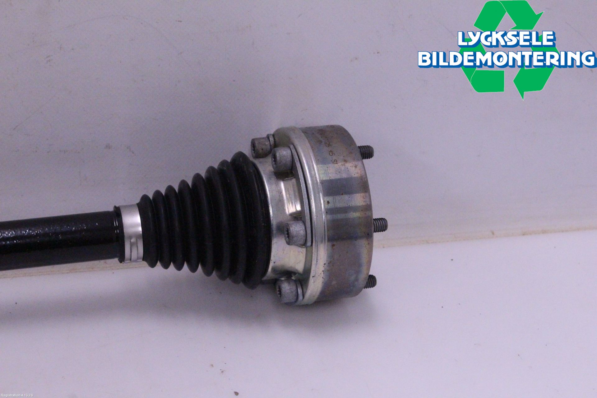 Volkswagen VW PASSAT 24- Drivaxel Bak Höger