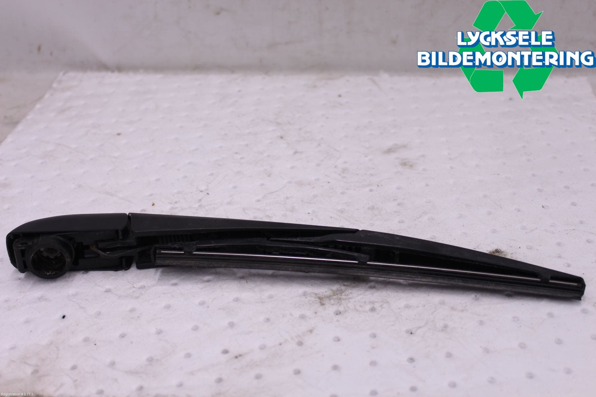 Toyota RAV4 13-18 Torkararm-Bakruta