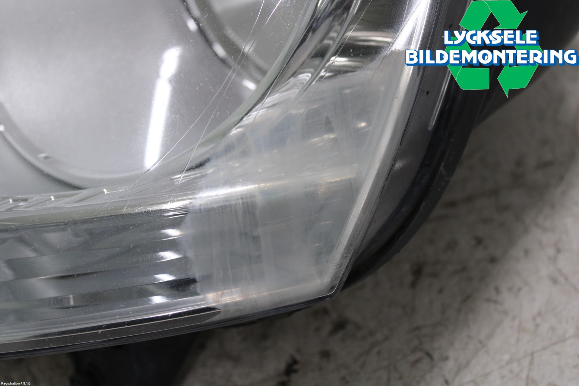 Volkswagen VW GOLF V 04-09 Strålkastare Vänster