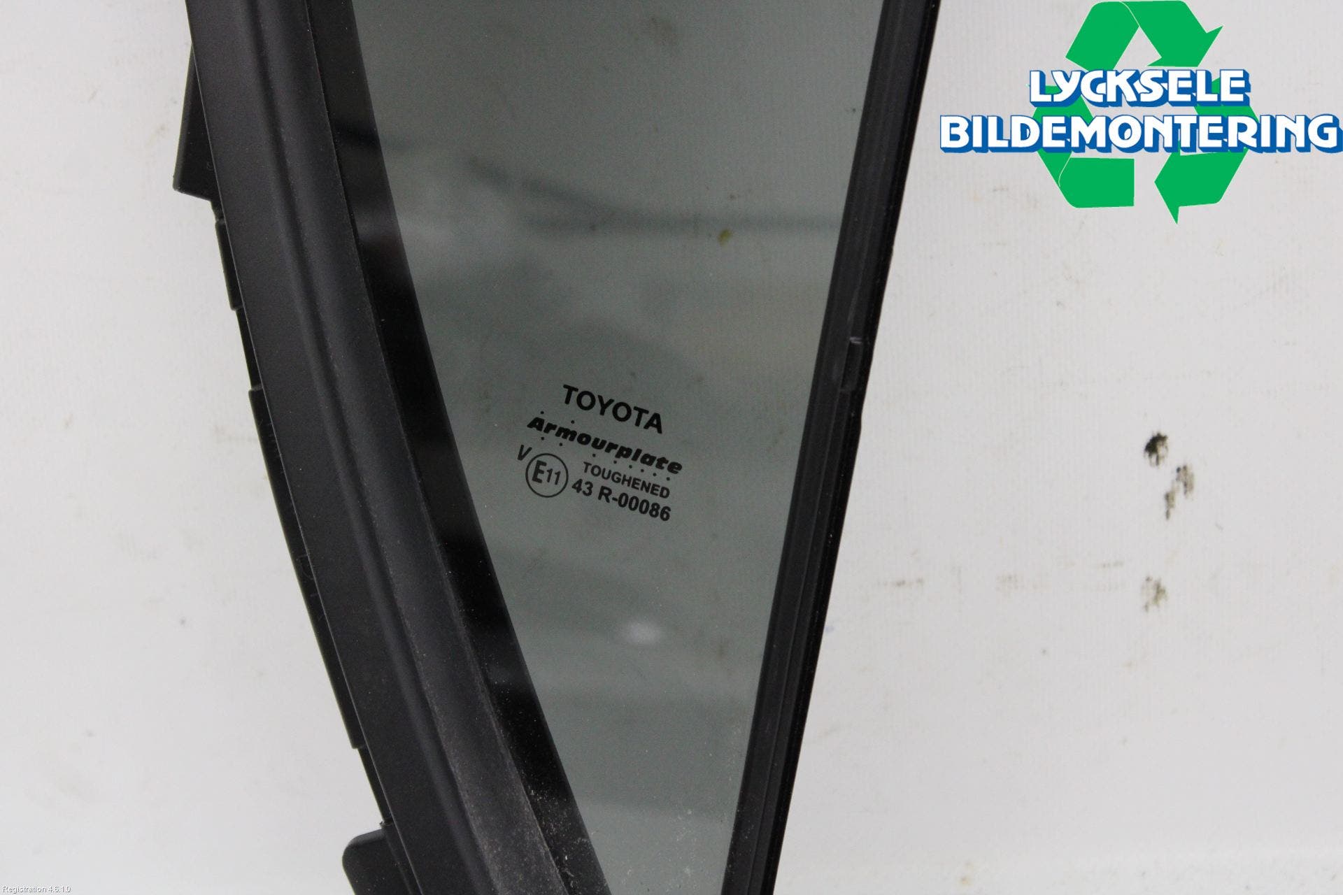 Toyota HILUX 16- Dörruta Bak Lilla Hö