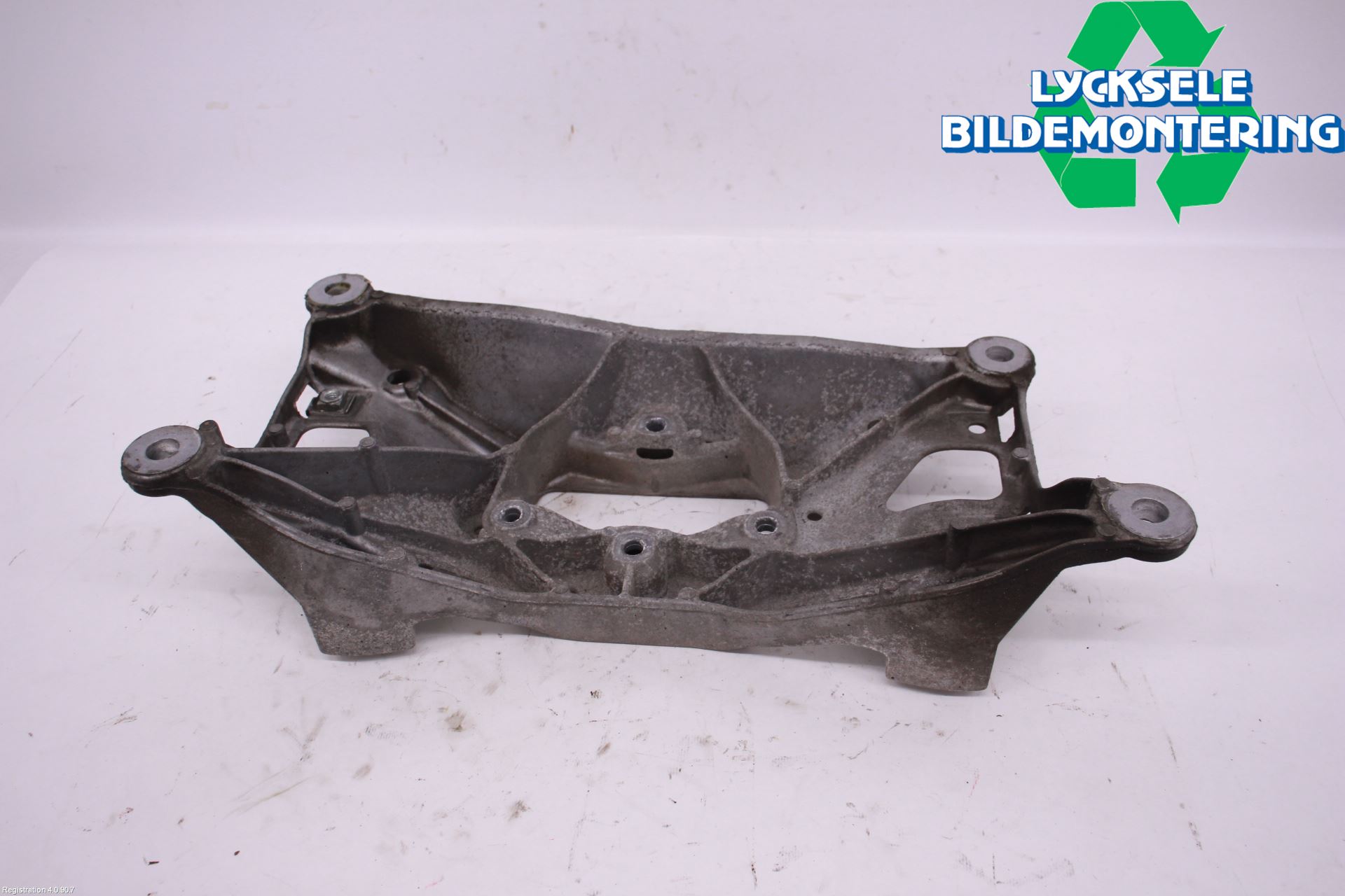 Audi A4 ALLROAD 17- Växellådsbalk