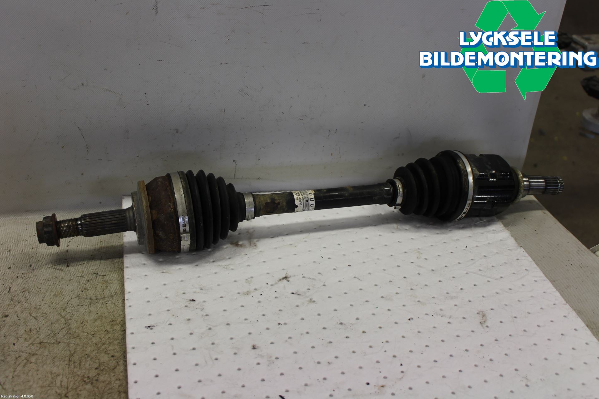 Toyota AURIS 13-19 Drivaxel Fram Vänster