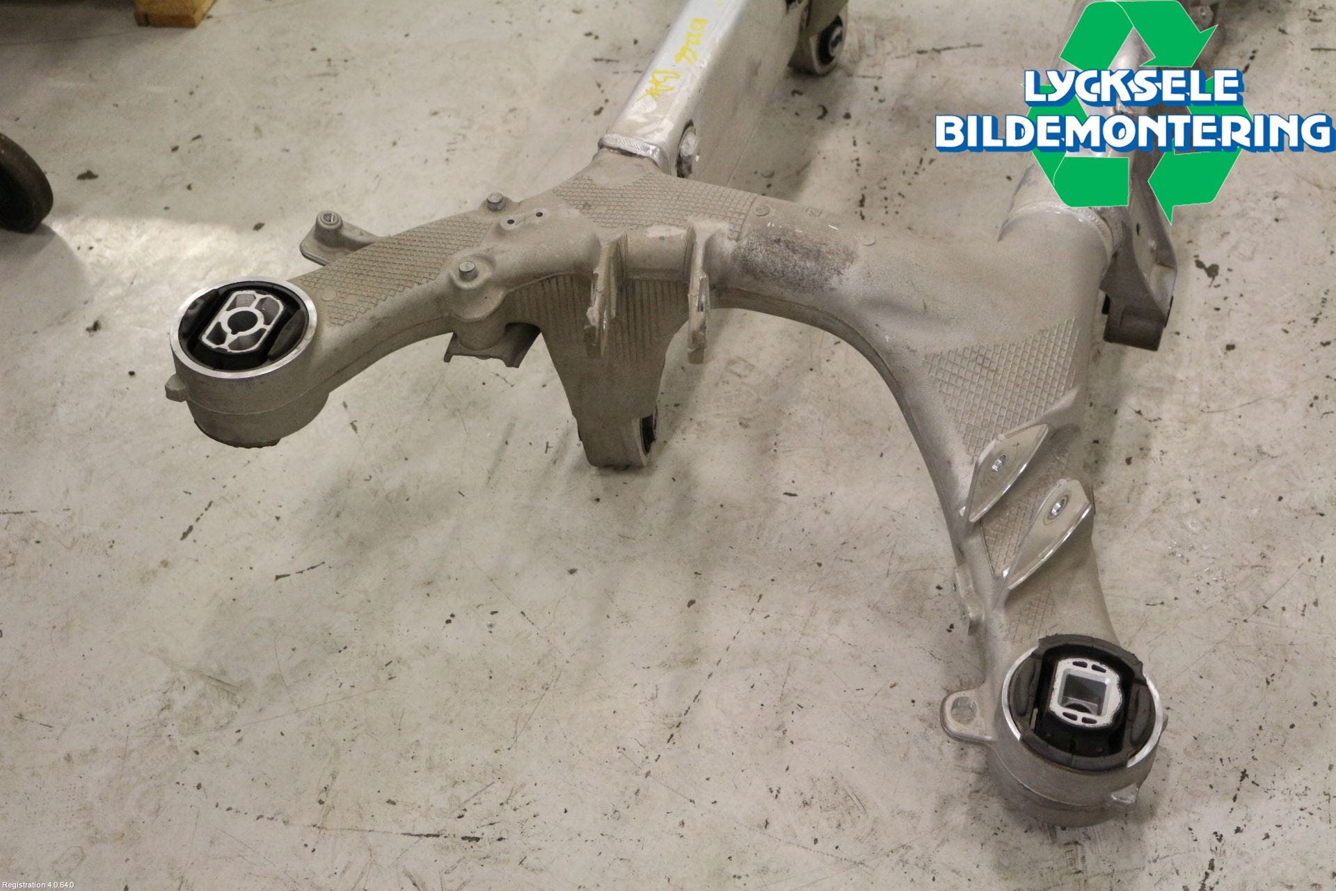 BMW 5 G30/G31/F90 17-23 Bakaxelbalk