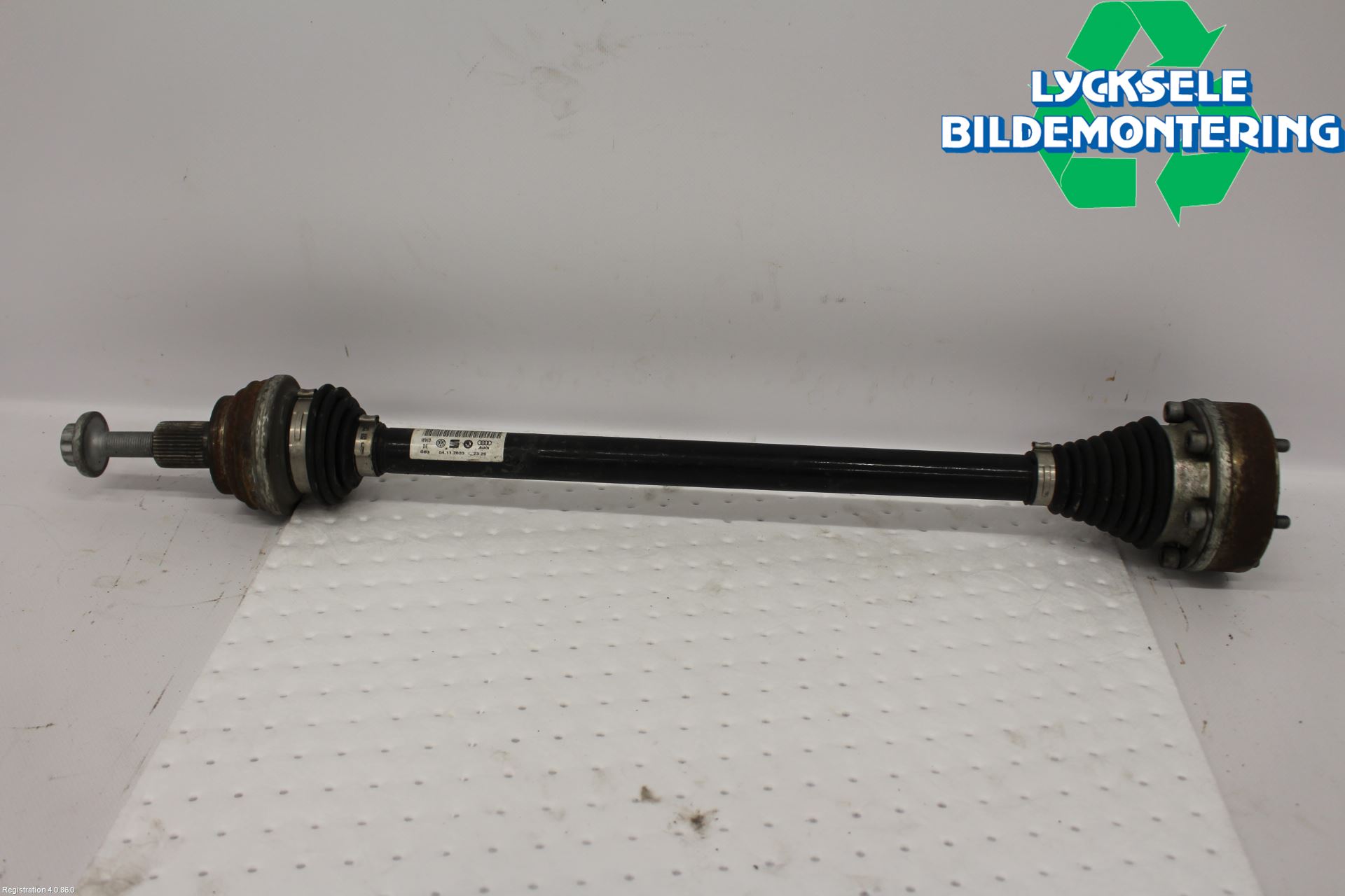 Volkswagen VW PASSAT 20-24 Drivaxel Bak Höger