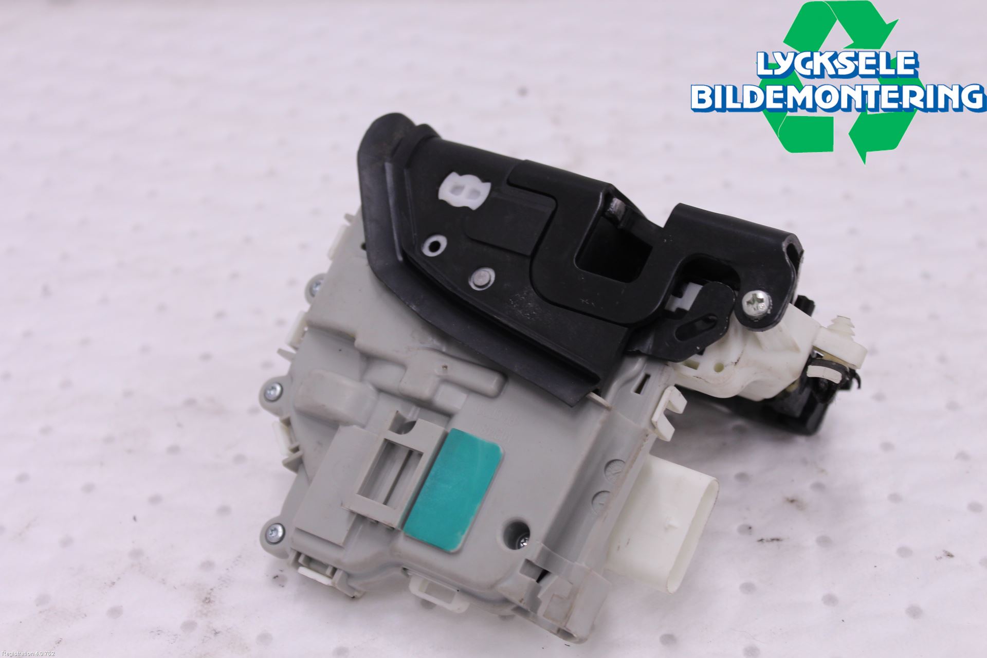 Audi A4/S4 B9 20- Låskista-Dörrlås