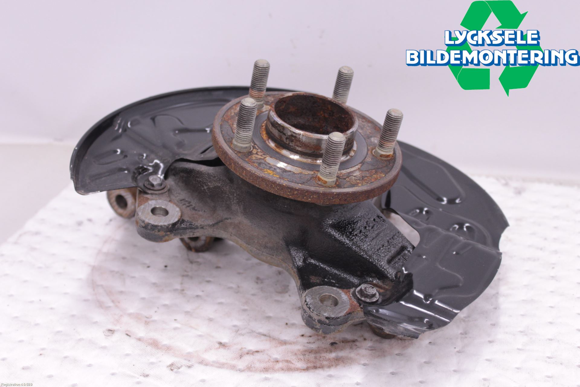 Ford FOCUS 19- Styrspindel Lagerhus Vä