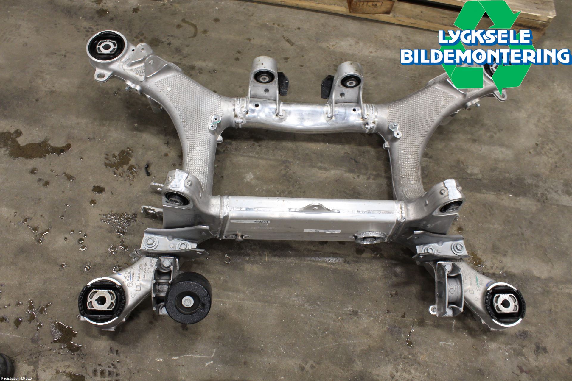 BMW 5 G30/G31/F90 17-23 Bakaxelbalk