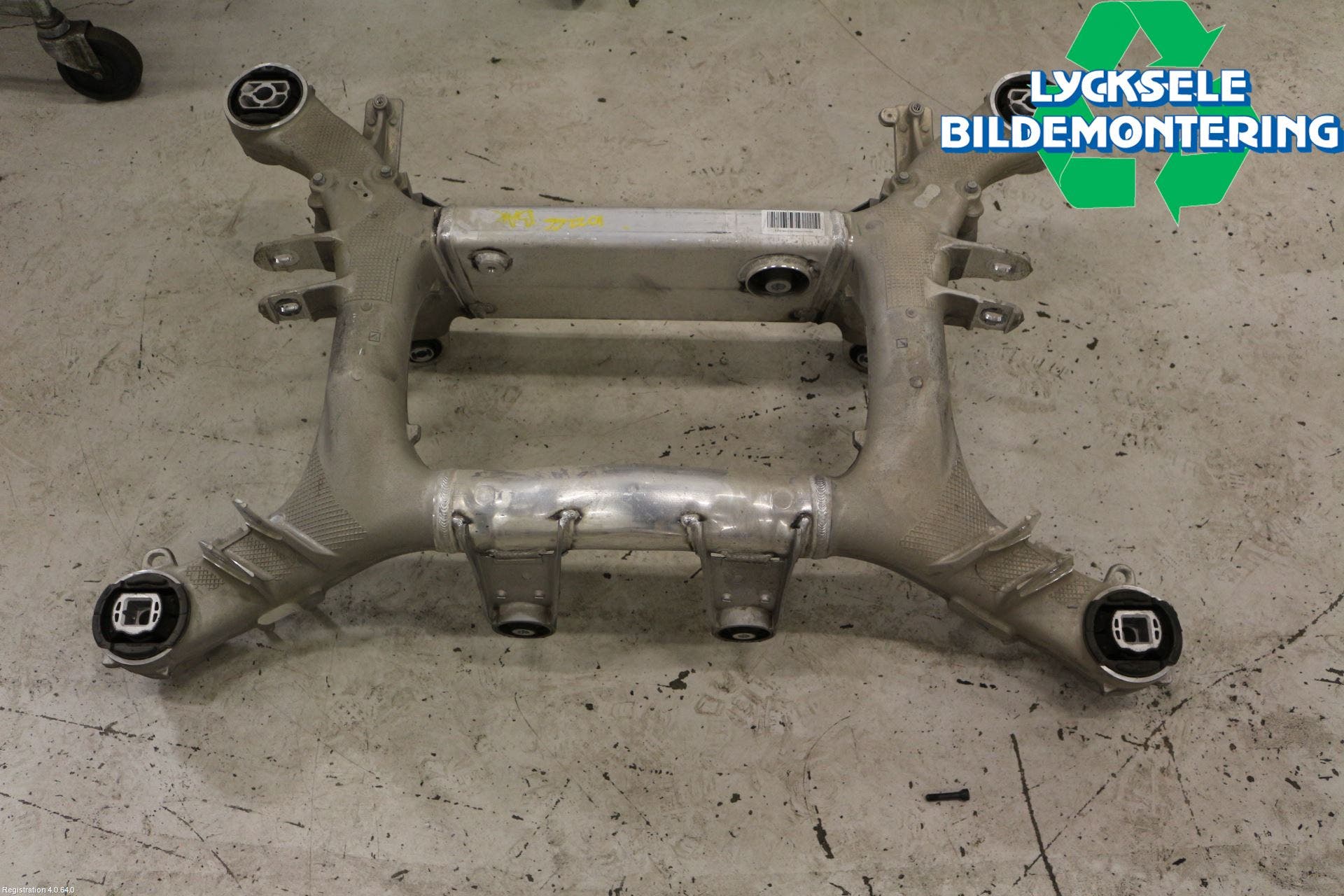 BMW 5 G30/G31/F90 17-23 Bakaxelbalk