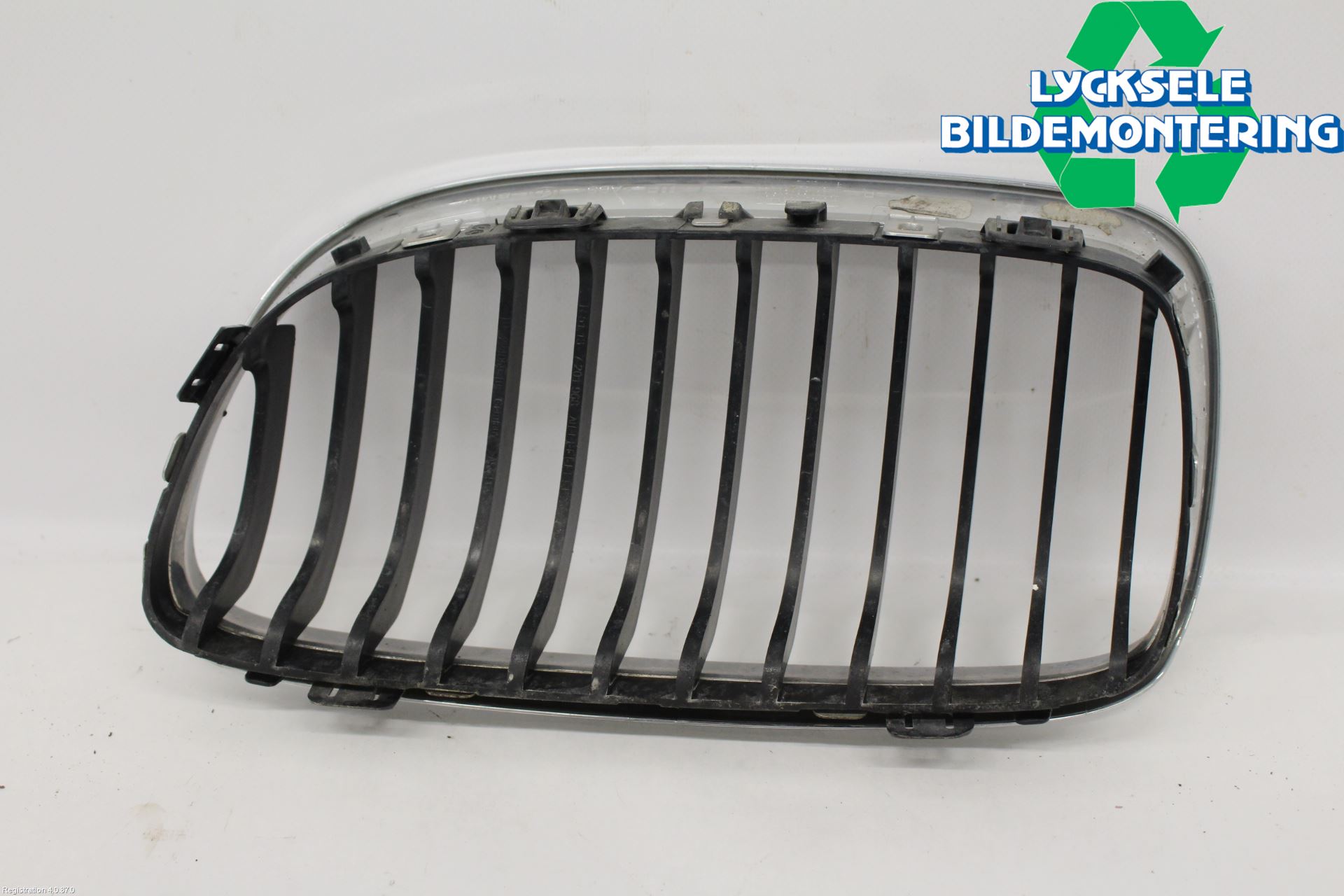 BMW 3 E90/91 SED/TOU 05-12 Grilldel Höger