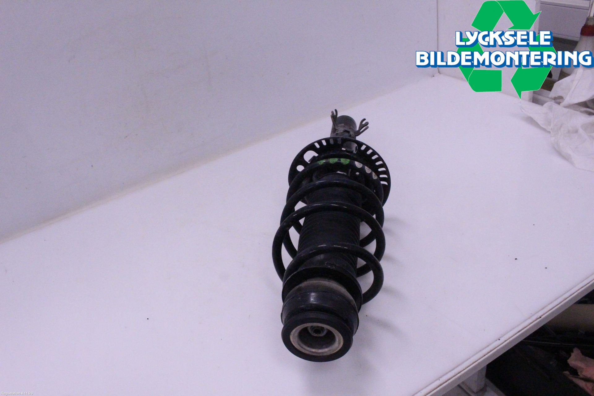 Volkswagen VW POLO 10-17 Fjäderben Fram Vänster