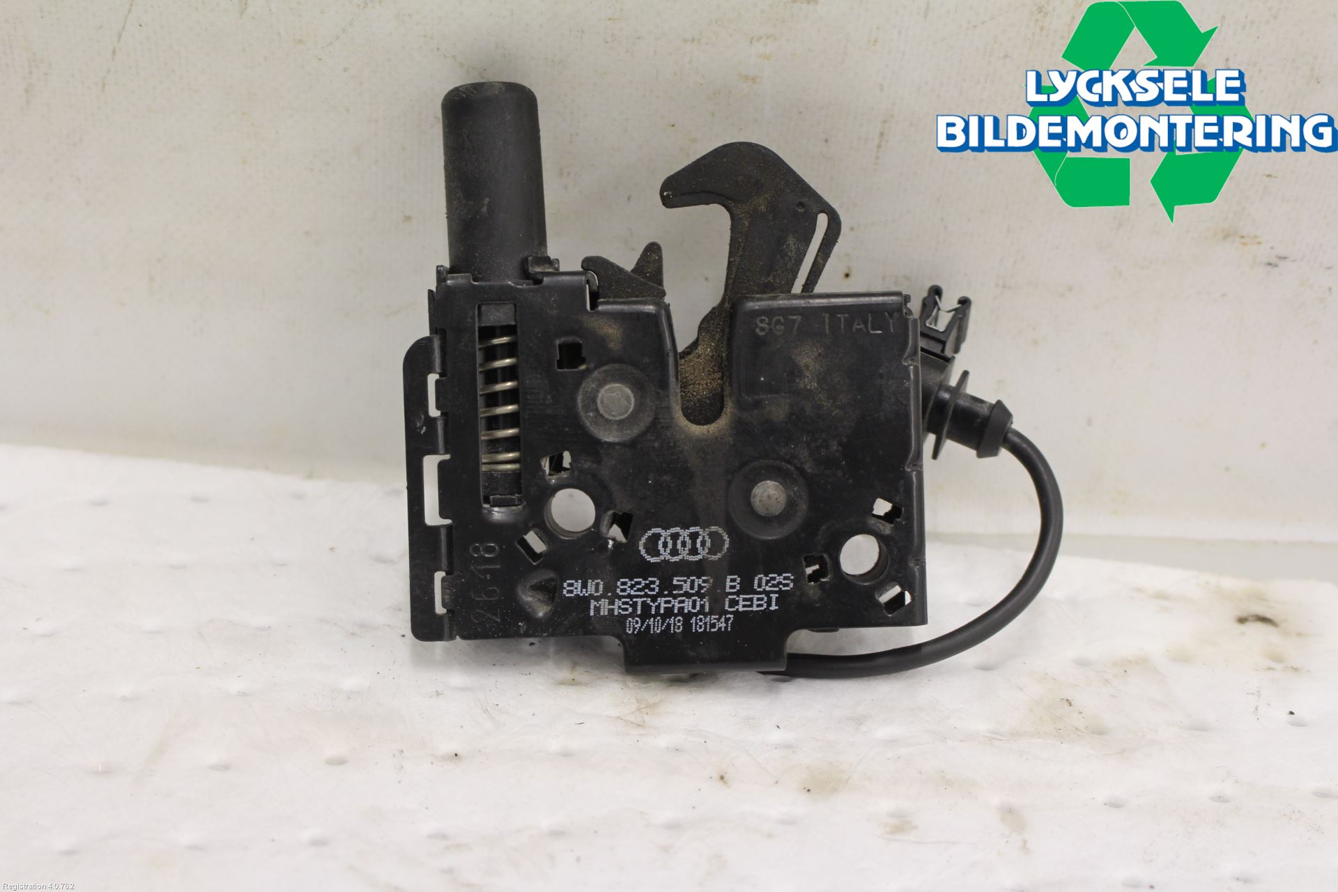 Audi A4/S4 B9 20- Huvlås