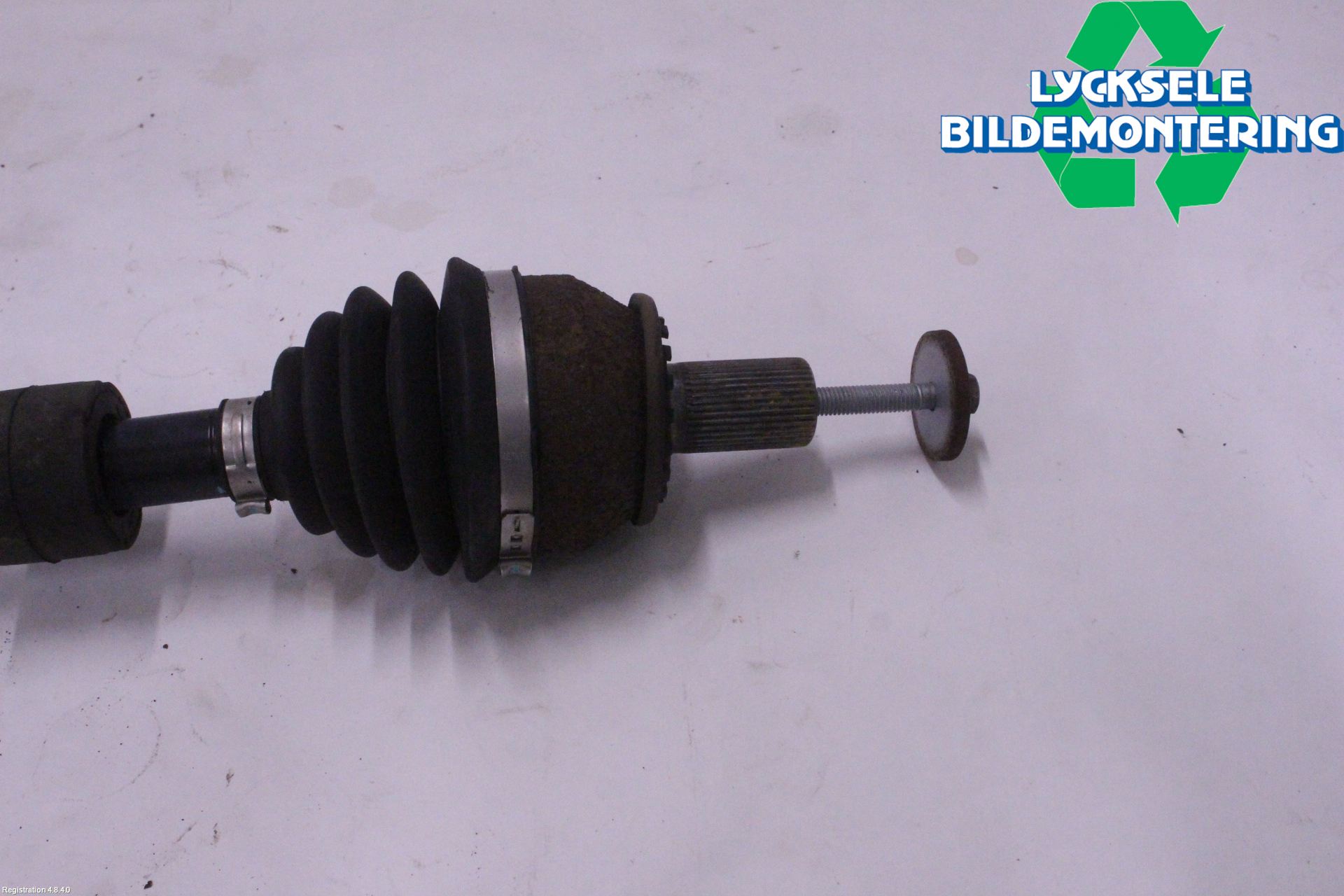Volvo V60 14-18 Drivaxel Fram Vänster