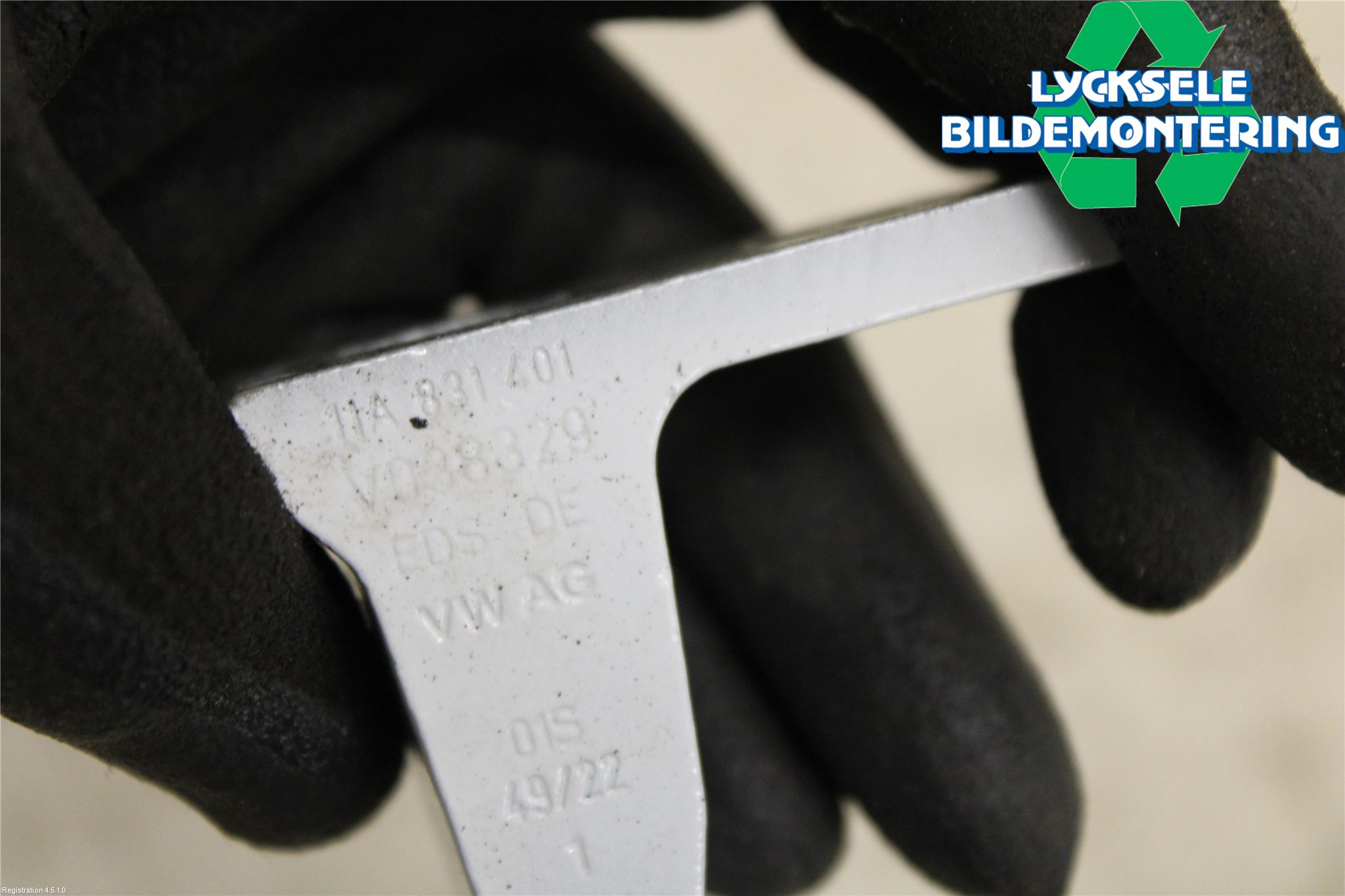 Volkswagen VW ID.4 21- Dörrgångjärn