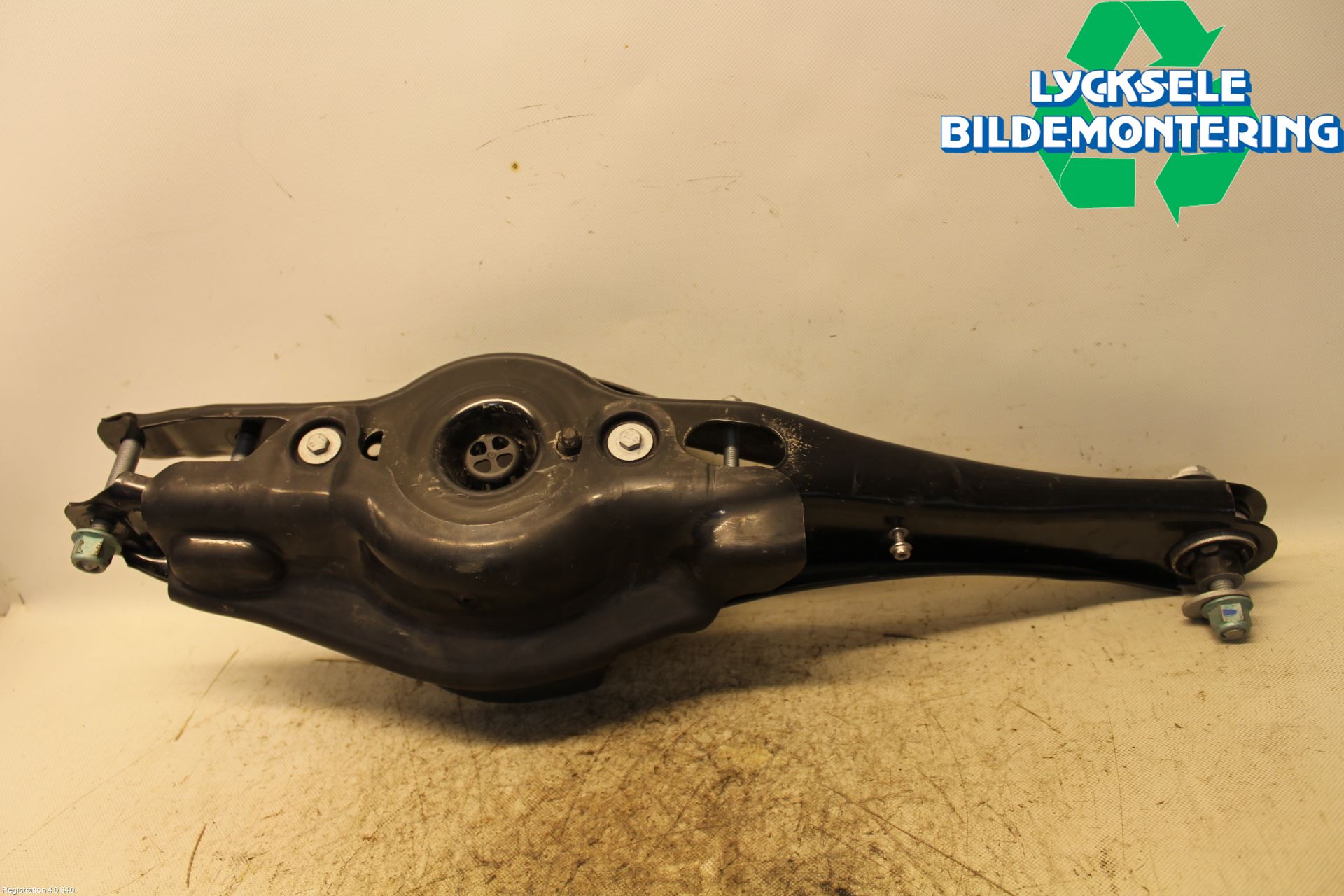 Volkswagen VW TIGUAN 16-24 Bärarm Bak Vänster