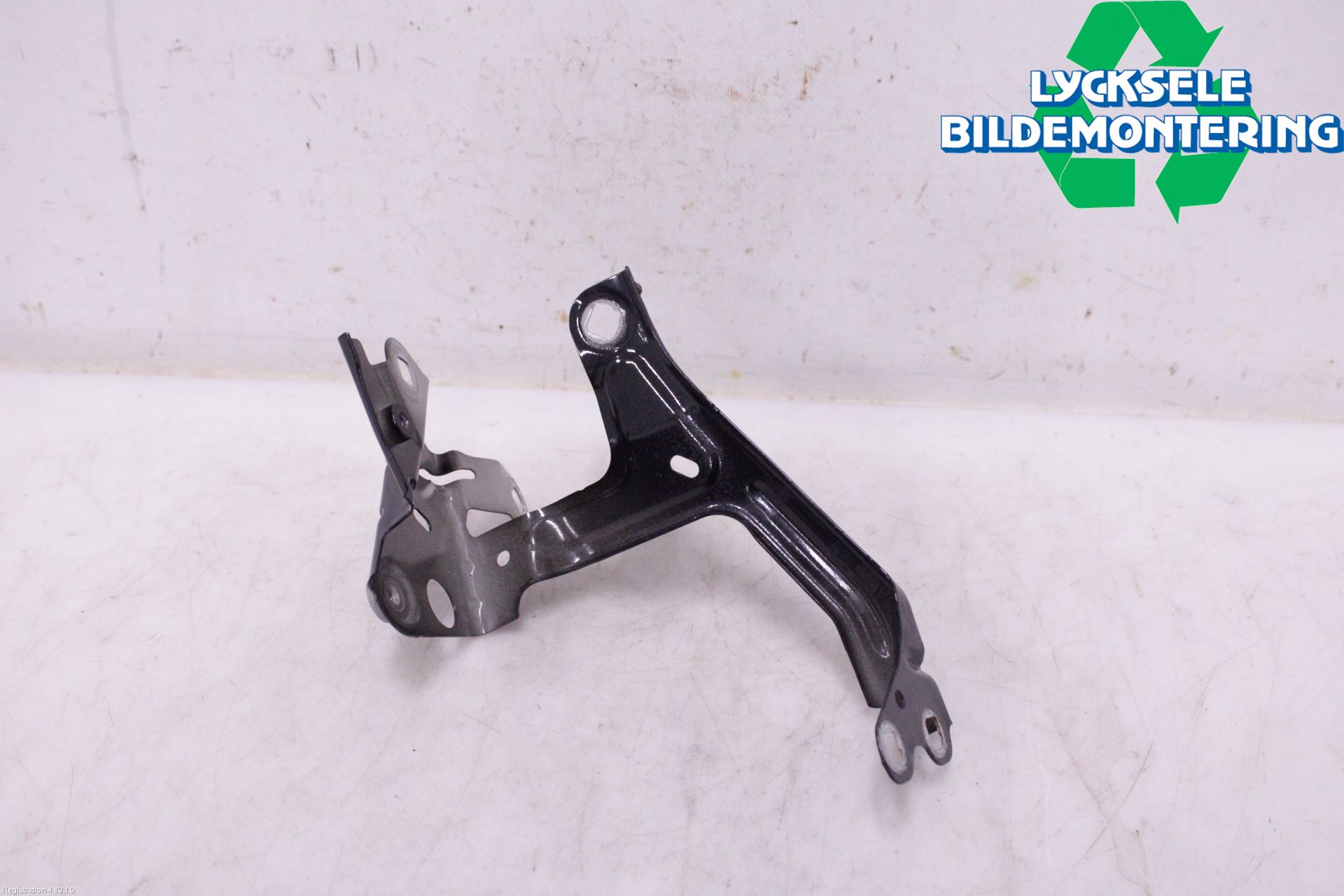 BMW 5 G30/G31/F90 17-23 Skärmfäste Fram Hö