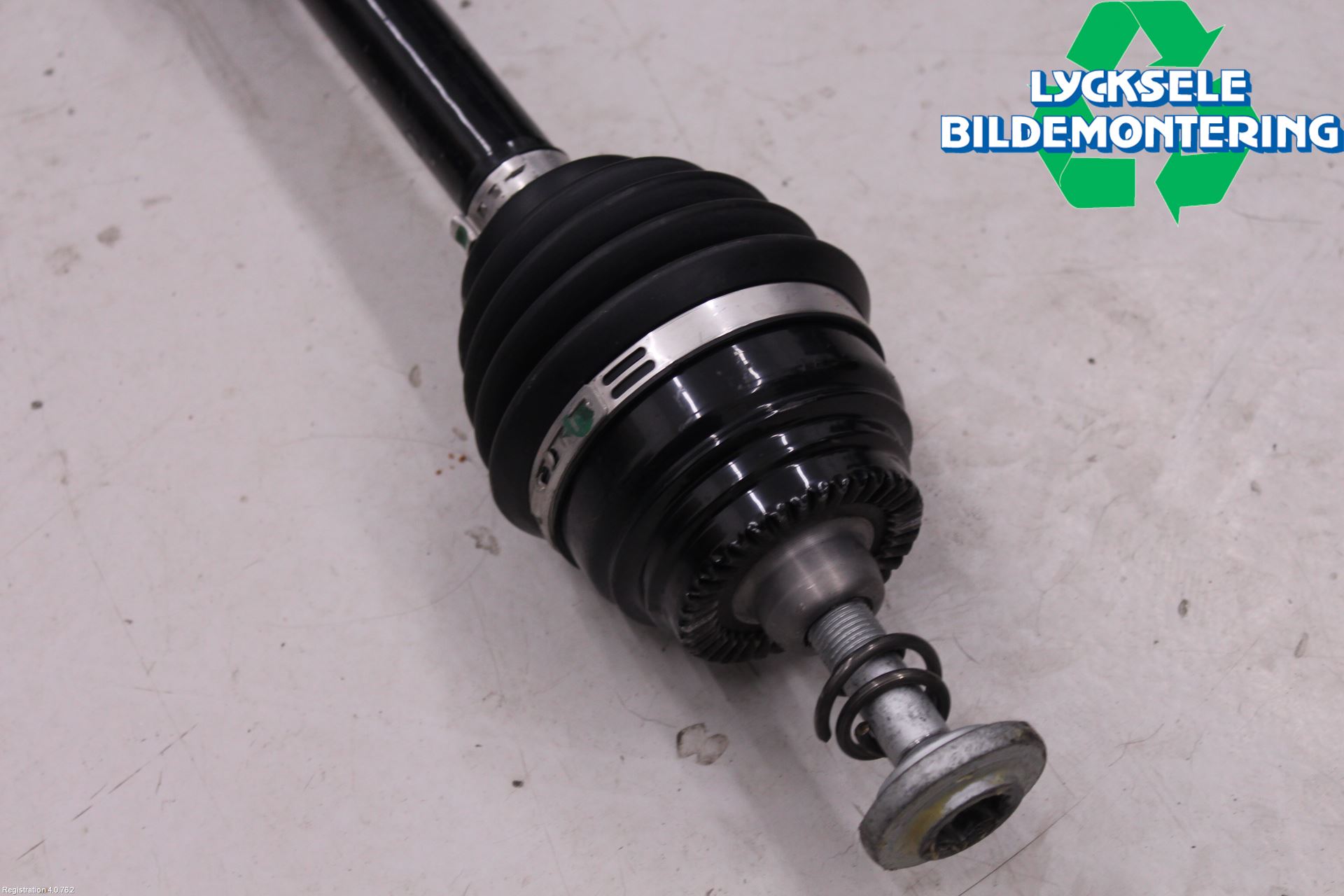 BMW 3 G20/G21/G80/G81 19- Drivaxel Fram Höger