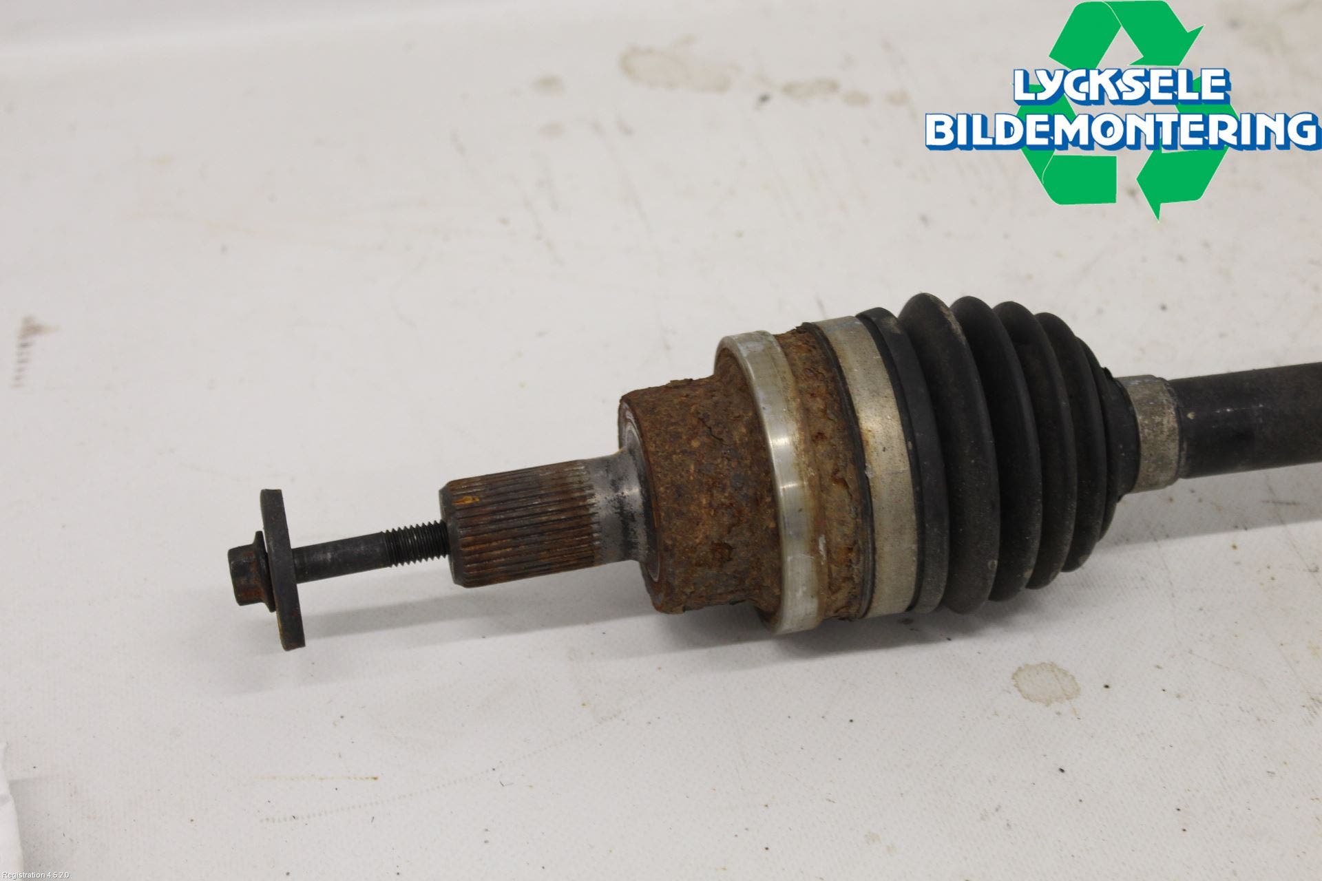 Volvo V60 11-13 Drivaxel Bak Vänster