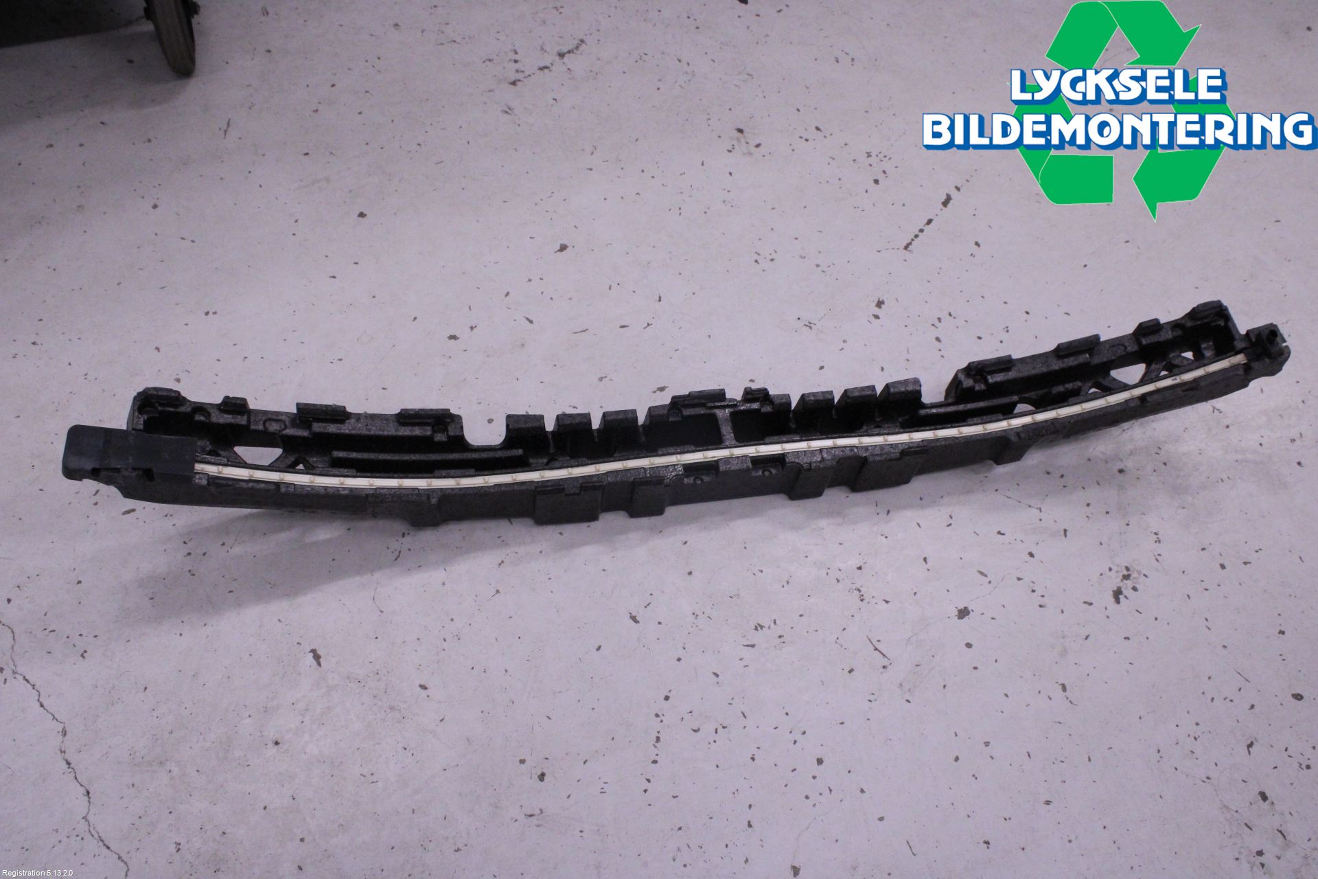 BMW 5 F10/F11/F18 09-17 Stötfångar Deformelement Fram