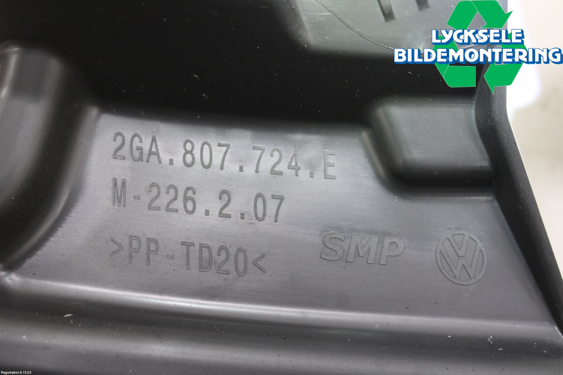 Volkswagen VW T-ROC 18- Stötfångarfäste Fram Hö