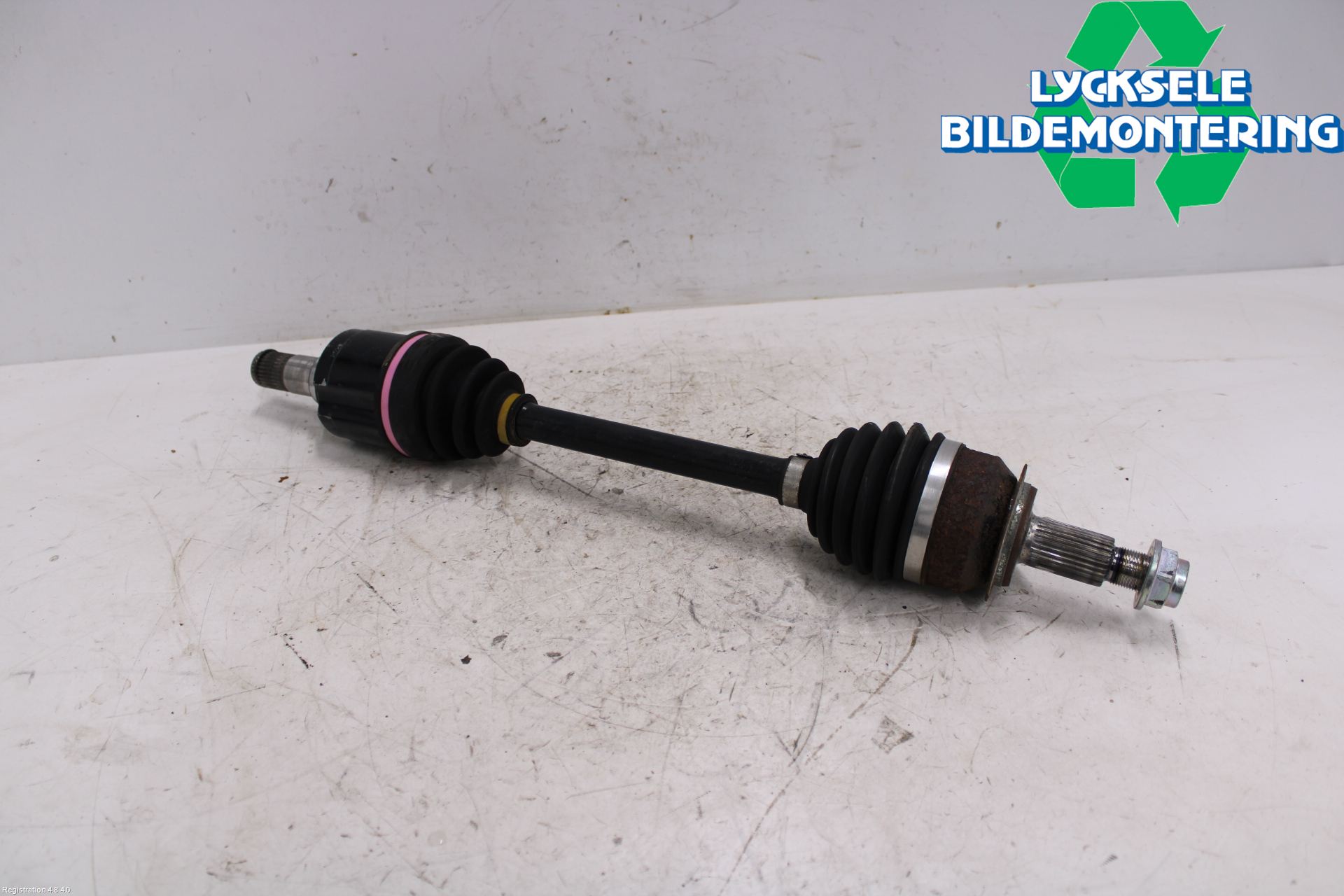 Mazda 3 III 14-19 Drivaxel Fram Vänster