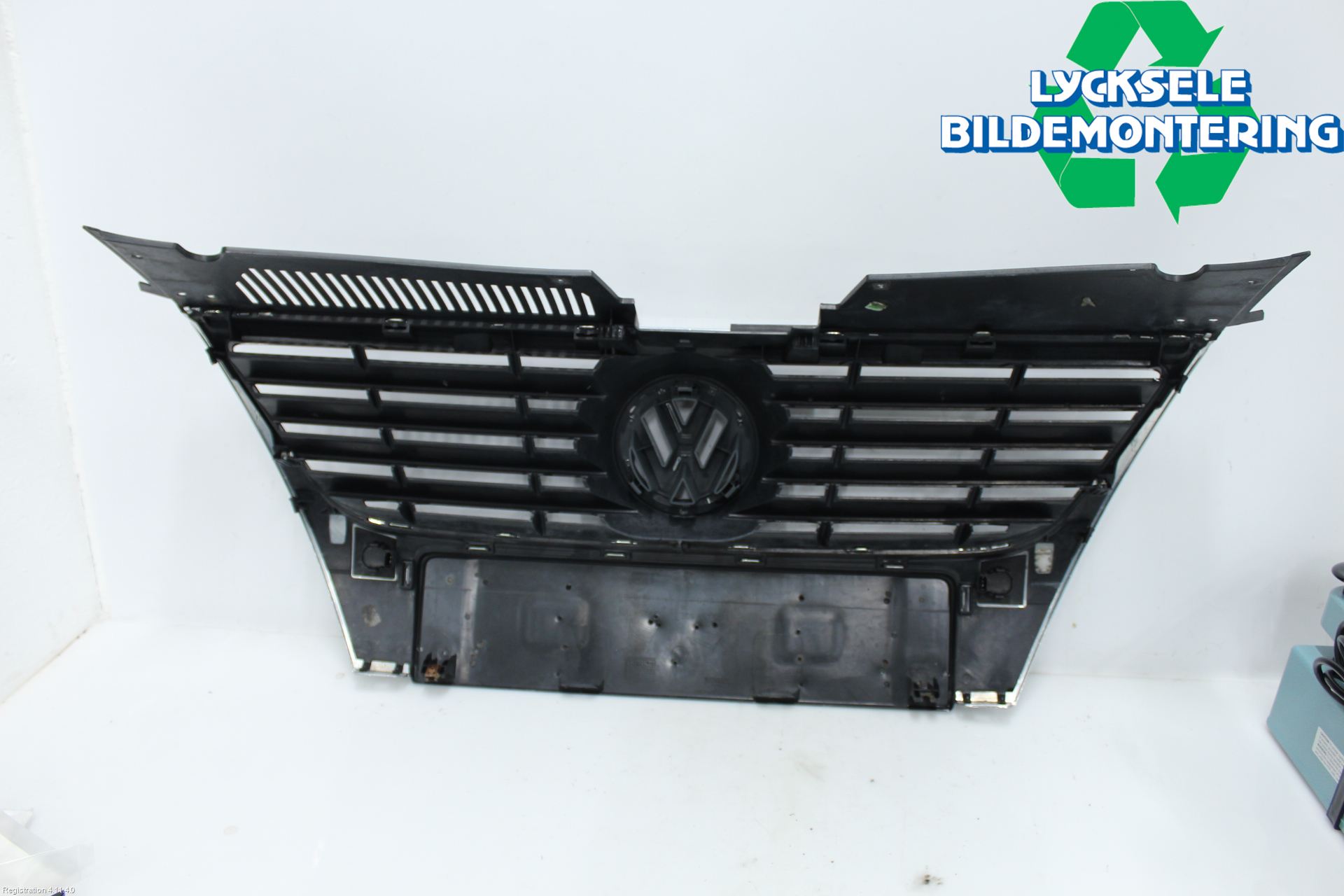 Volkswagen VW PASSAT 05-11 Grill Komp