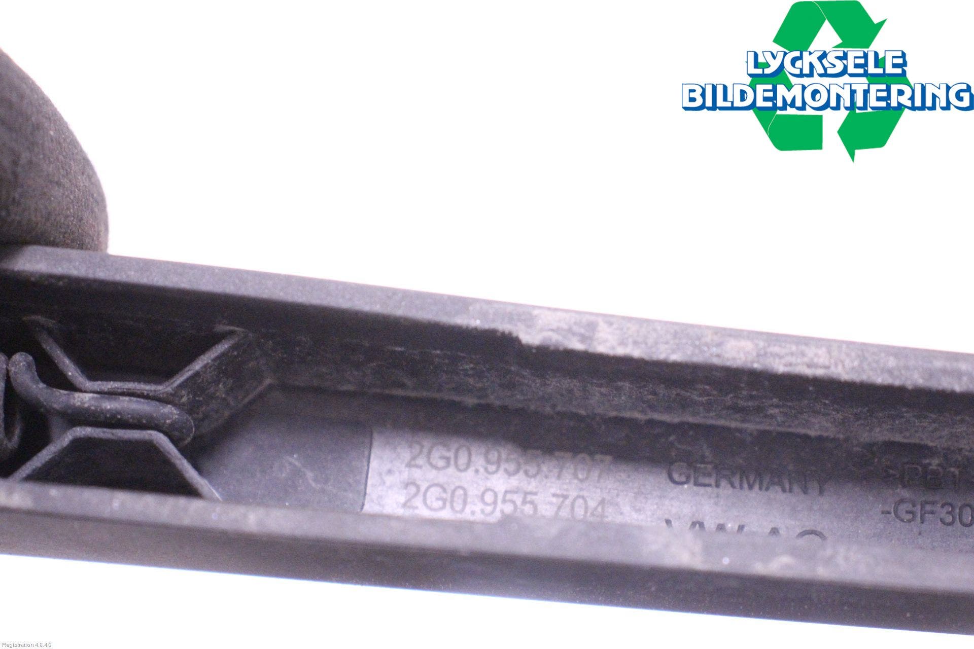 Volkswagen VW POLO VI 18->> Torkararm-Bakruta