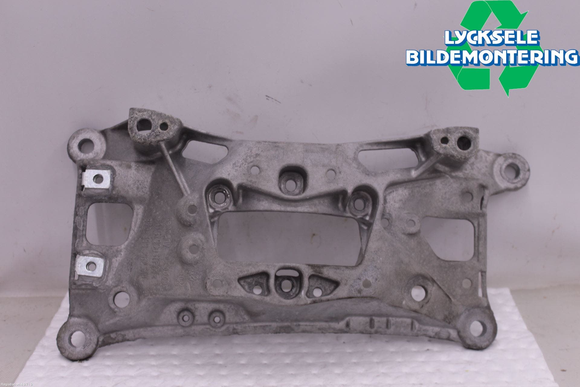 Audi A4/S4 B9 20- Växellådsbalk